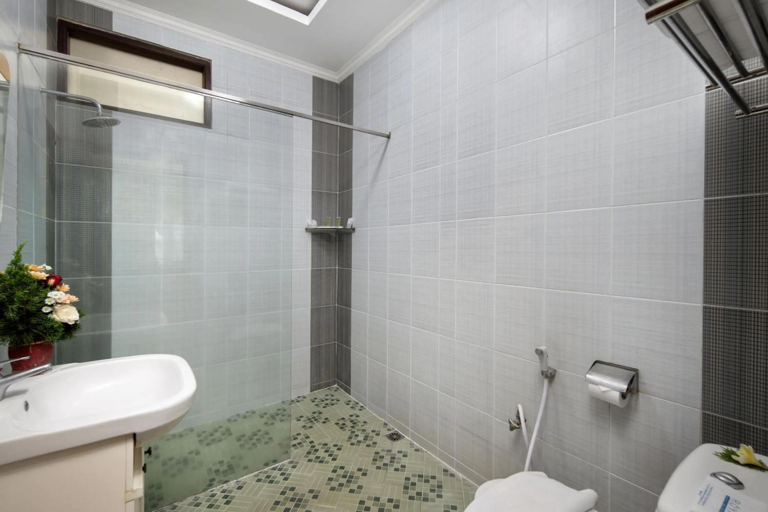 Bathroom in Royal Hotel and Villa Batu