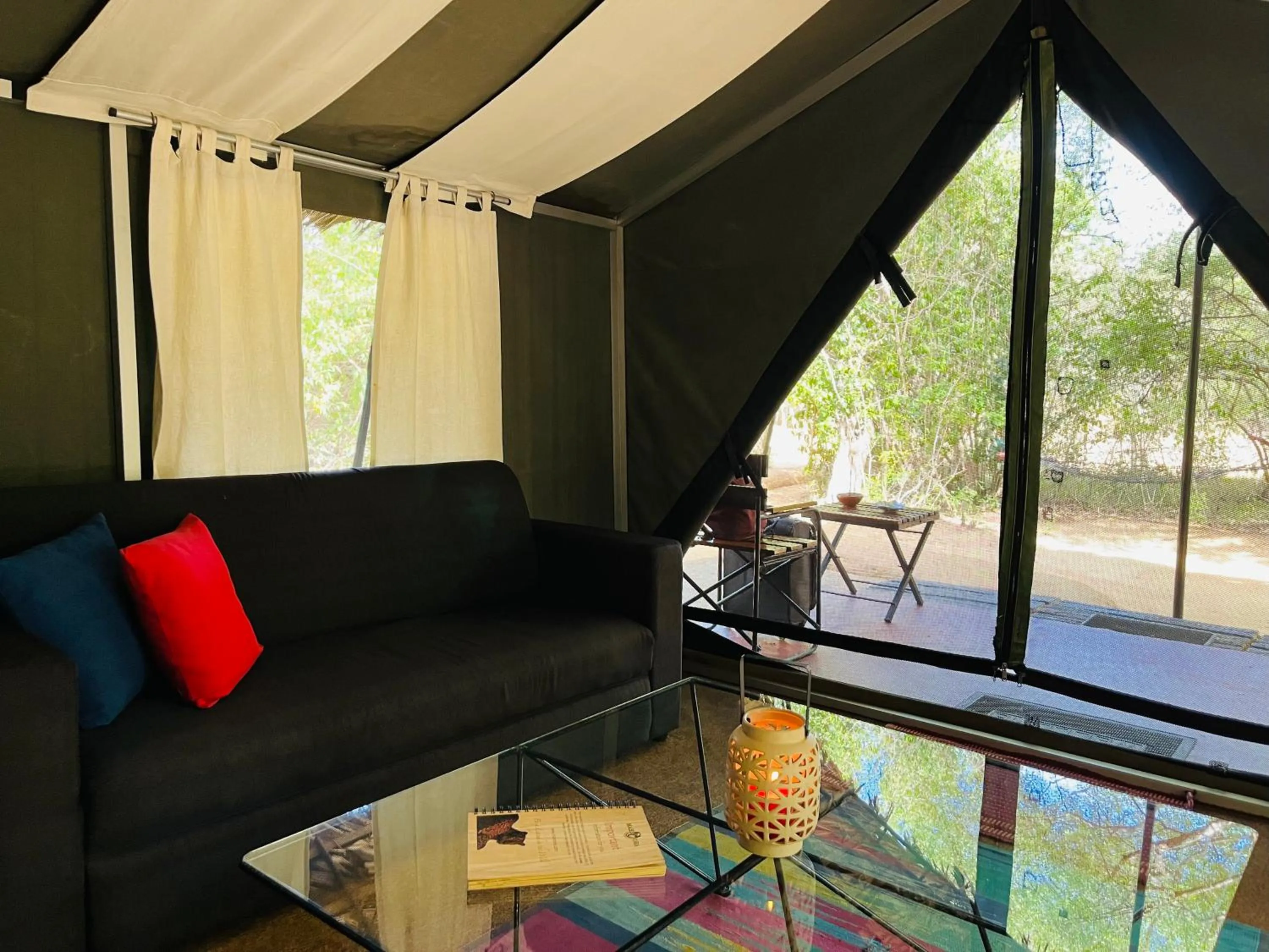 Living room in Mahoora - Yala by Eco Team