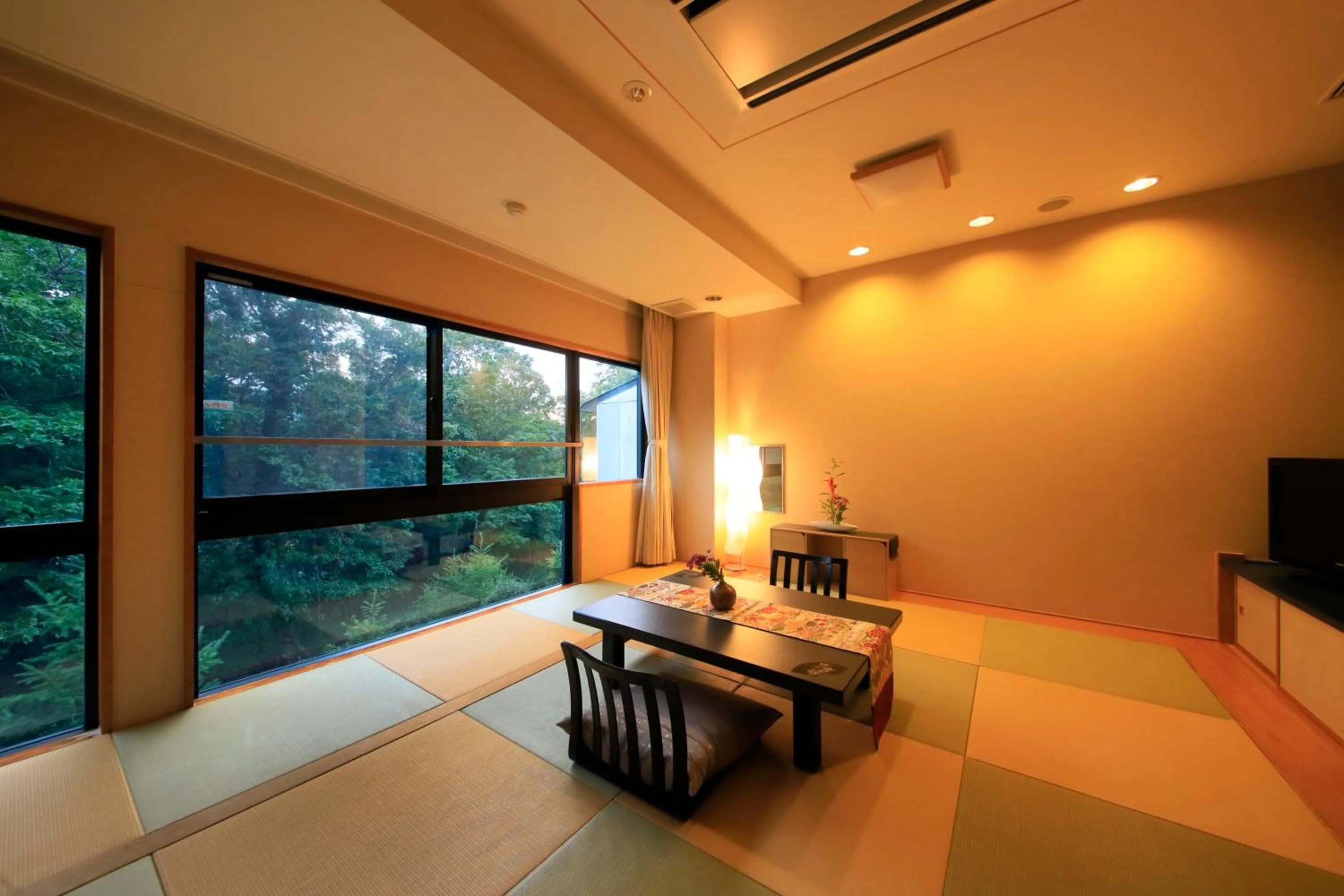 Night in Hotel Shikisai