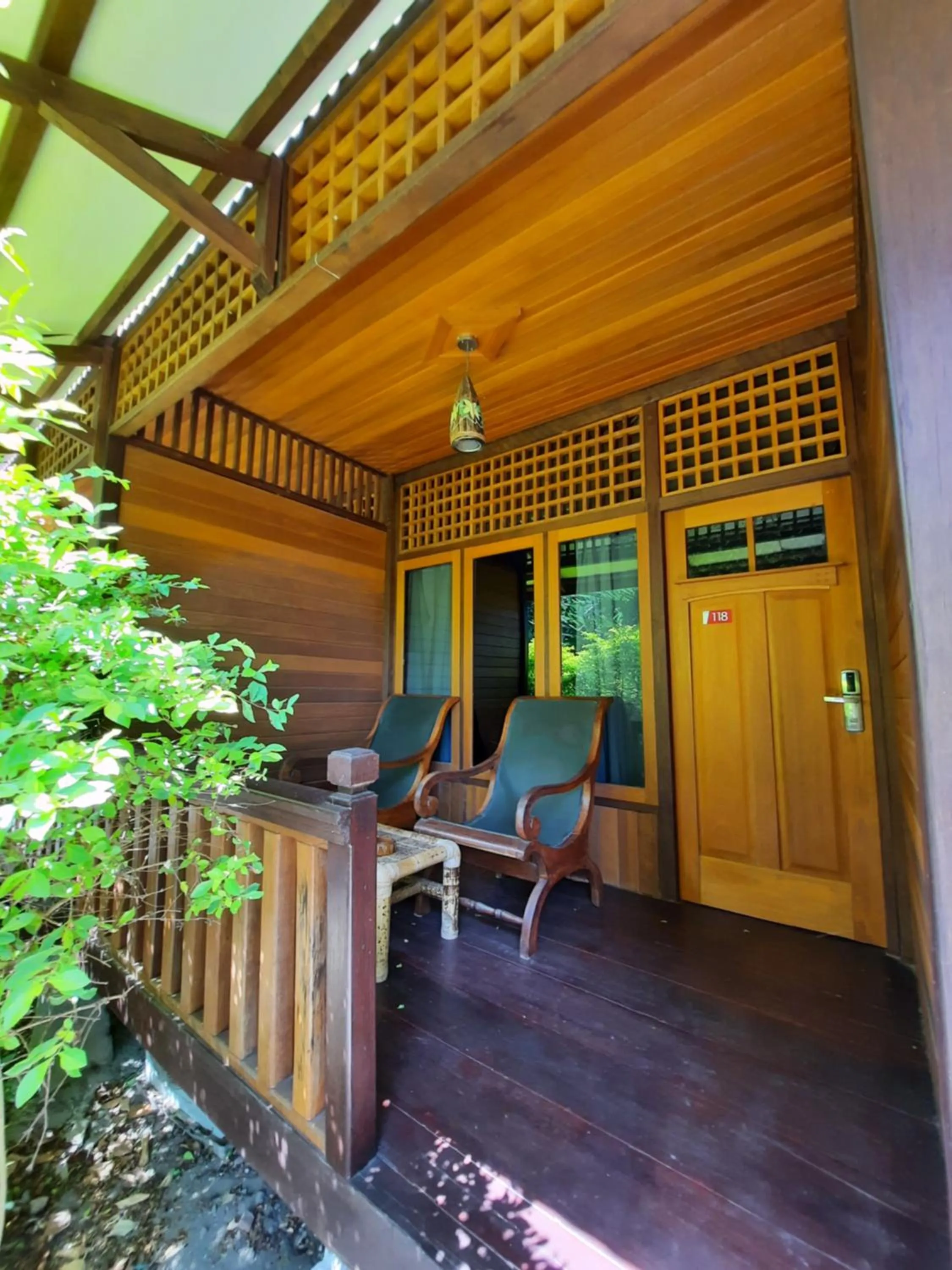 Balcony/Terrace in HOTEL BESAR BULAN BARU - Senggigi