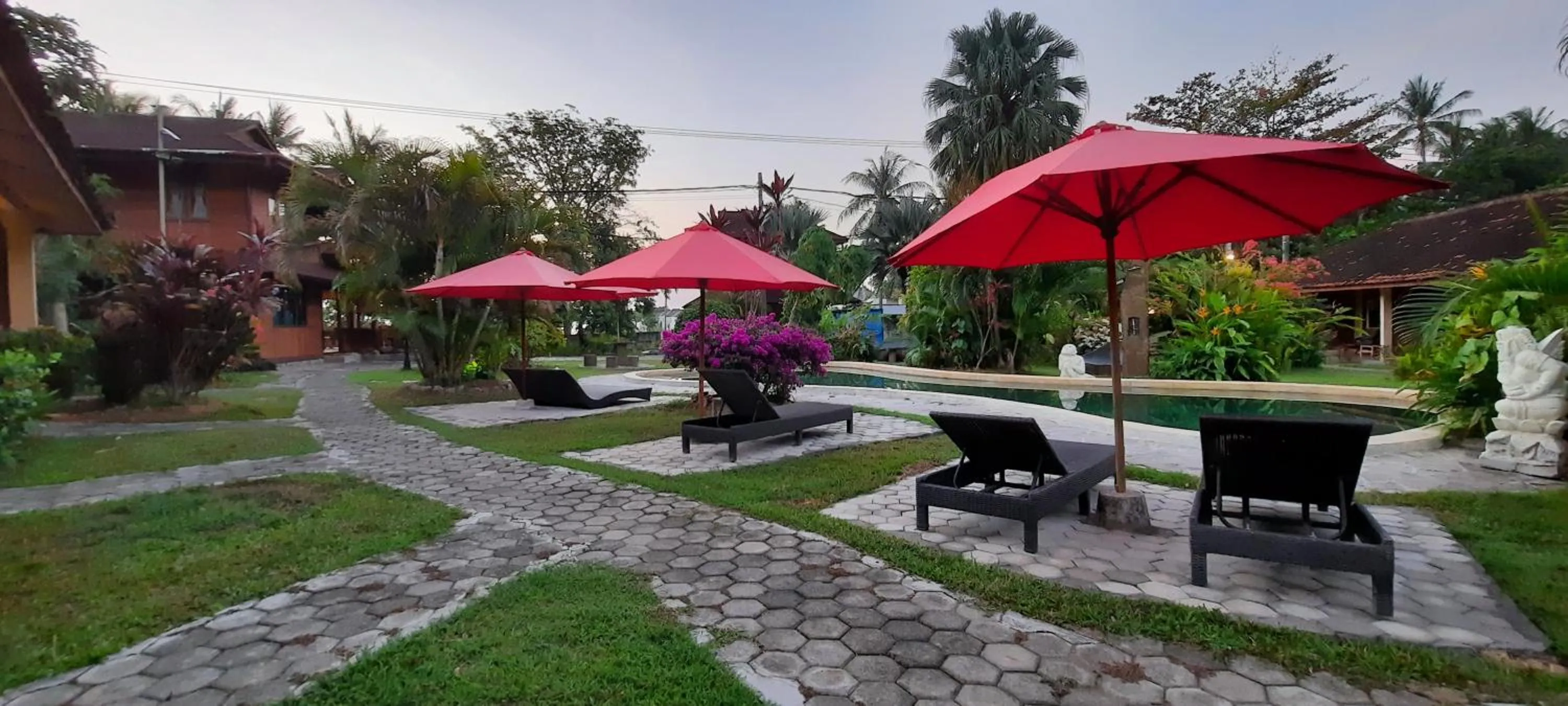Patio in HOTEL BESAR BULAN BARU - Senggigi