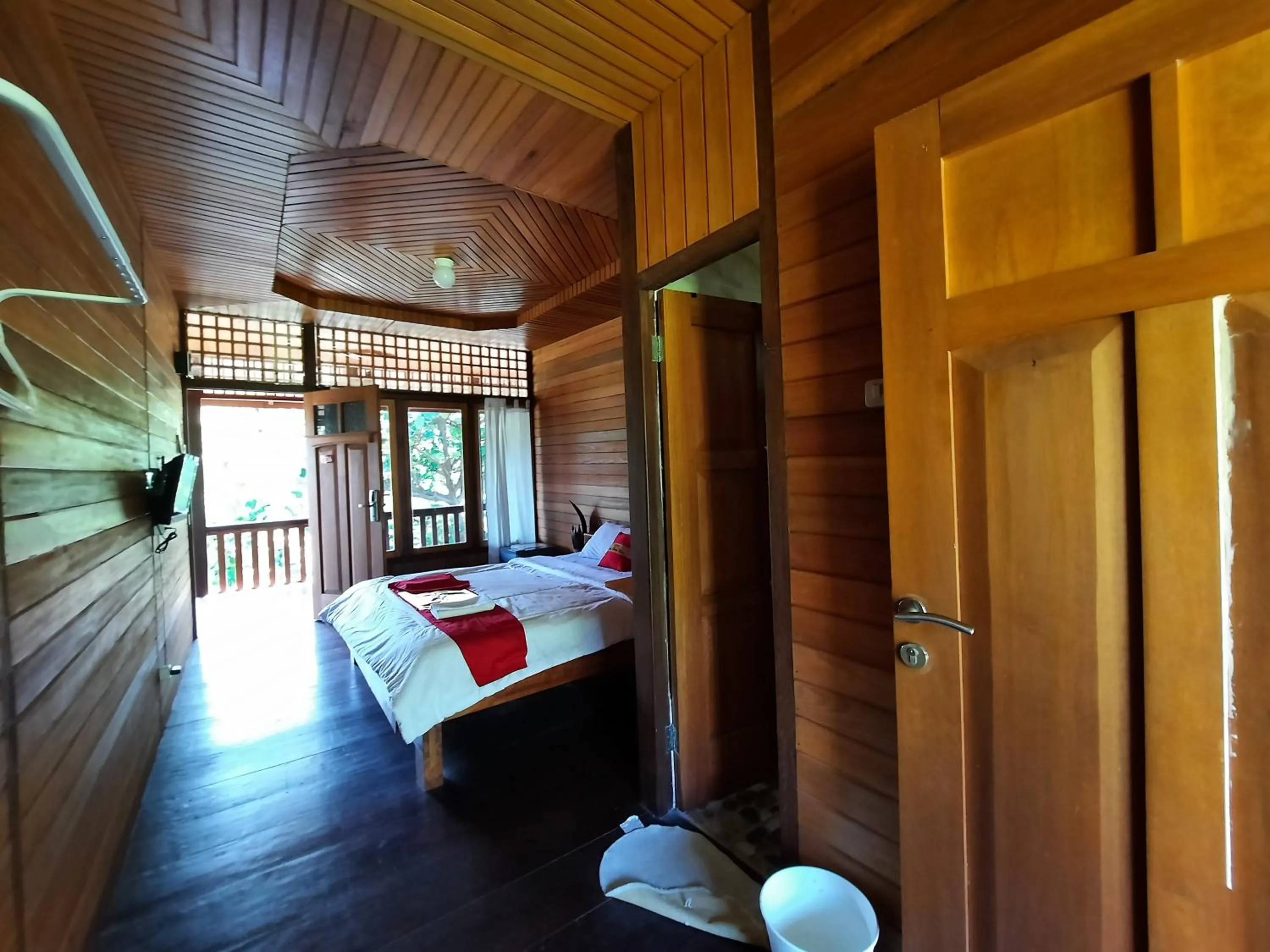 Bed in HOTEL BESAR BULAN BARU - Senggigi