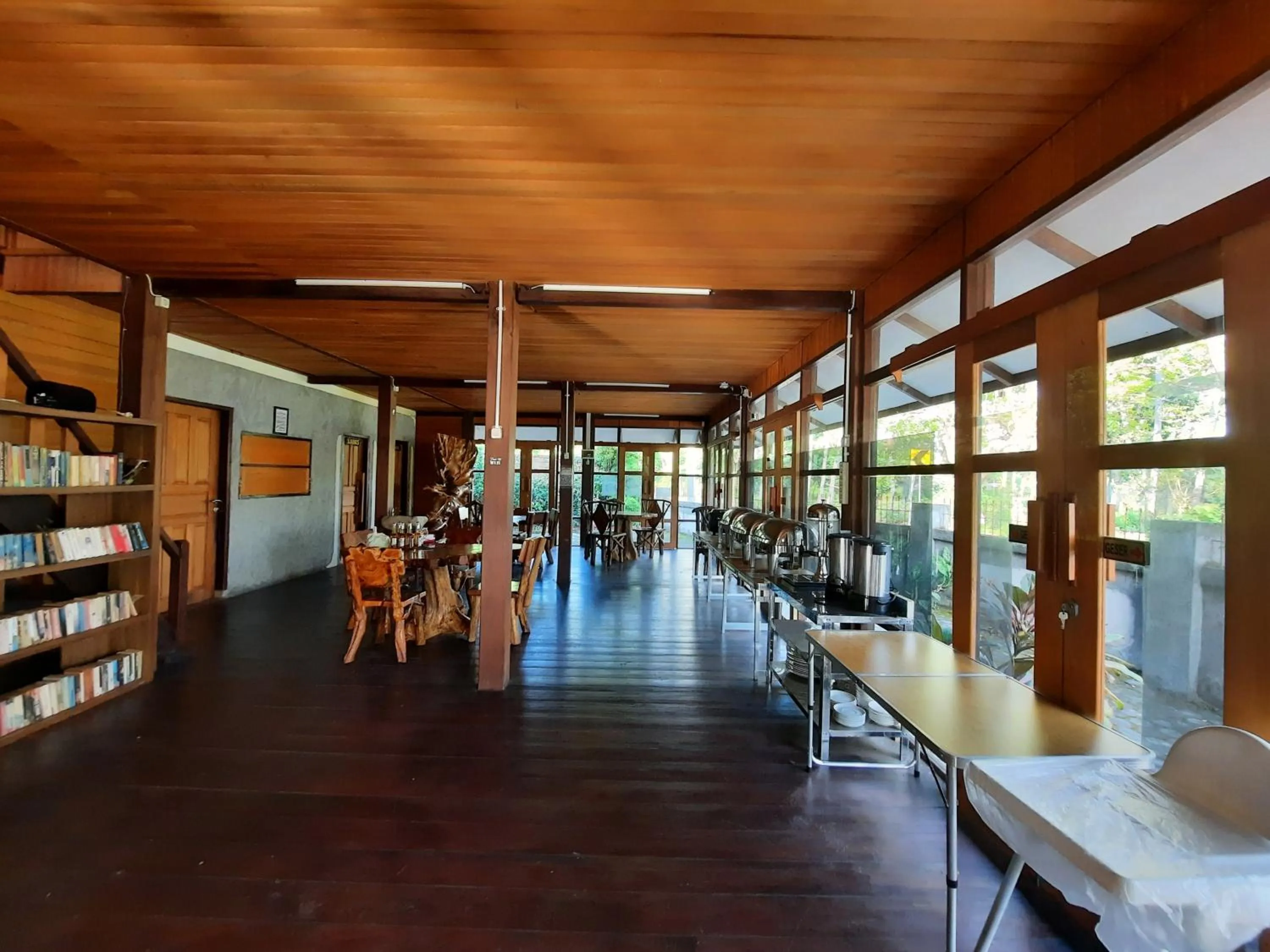 Restaurant/places to eat in HOTEL BESAR BULAN BARU - Senggigi