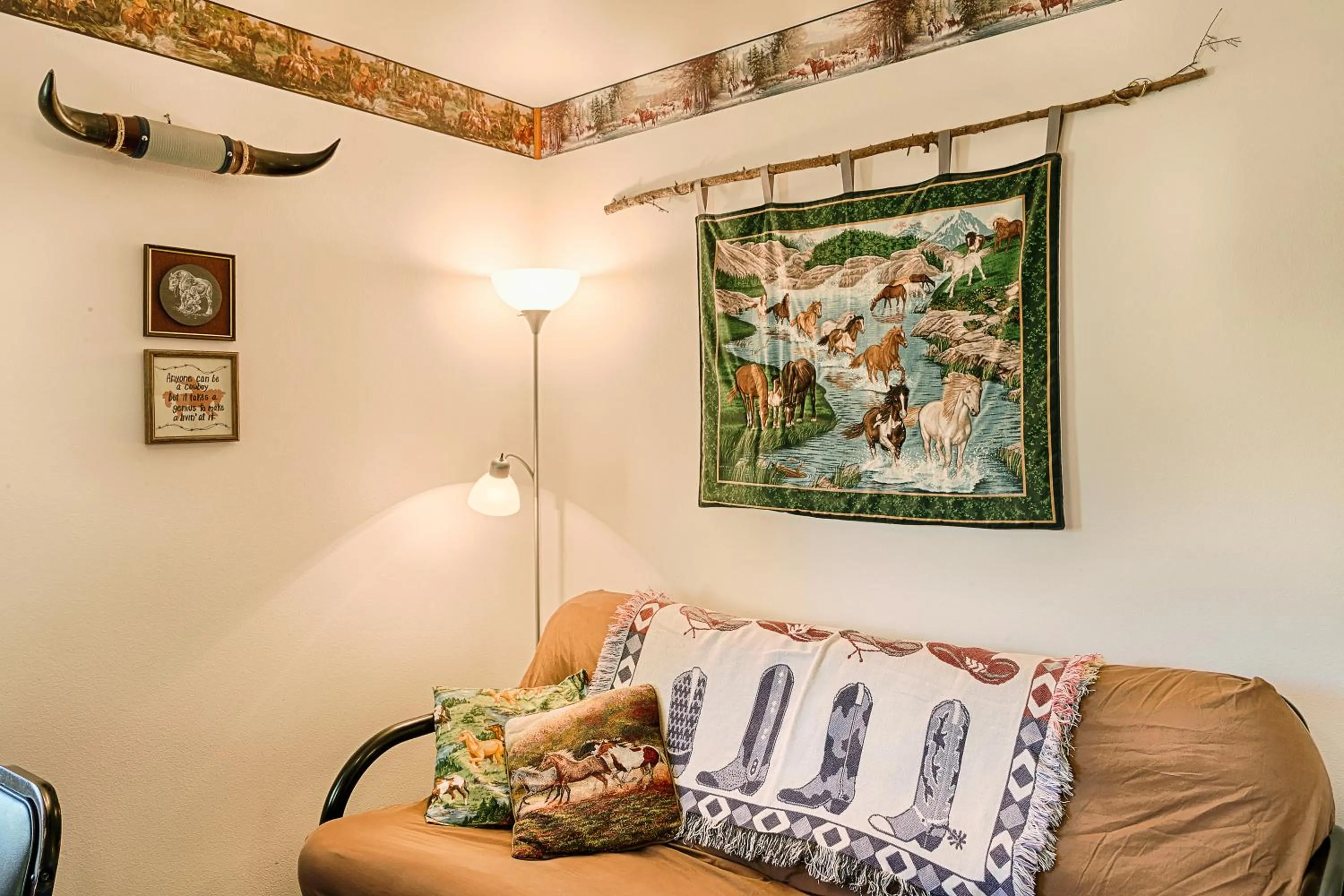 Living room in Eden Valley Ranch