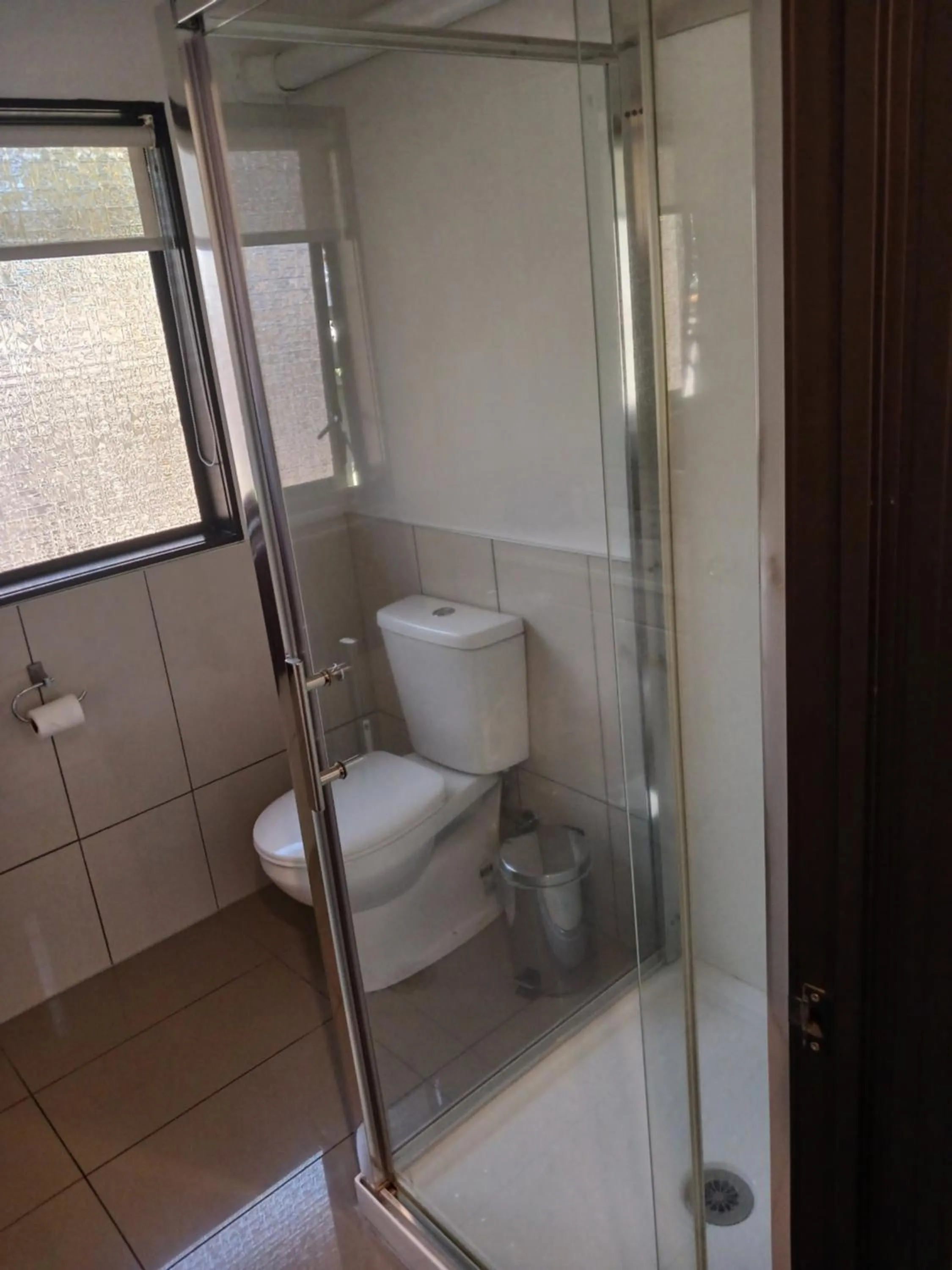 Shower in Palm City Motor Inn