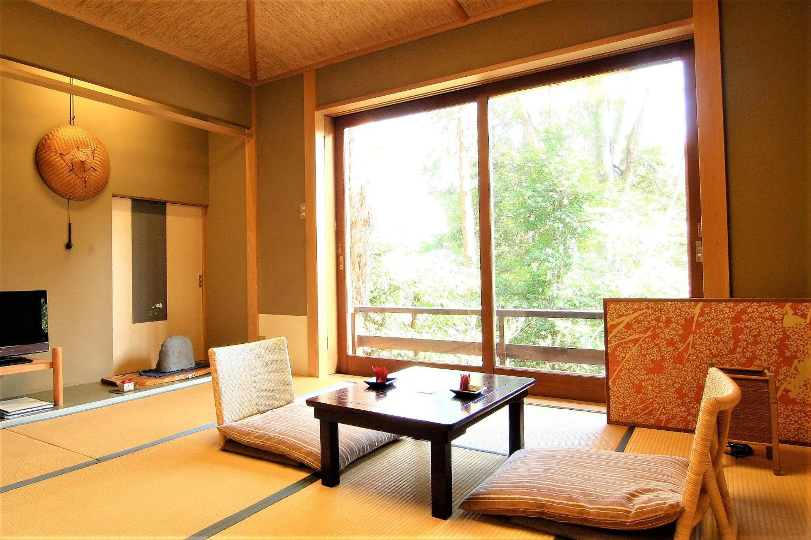 Seating area in Hanafubuki