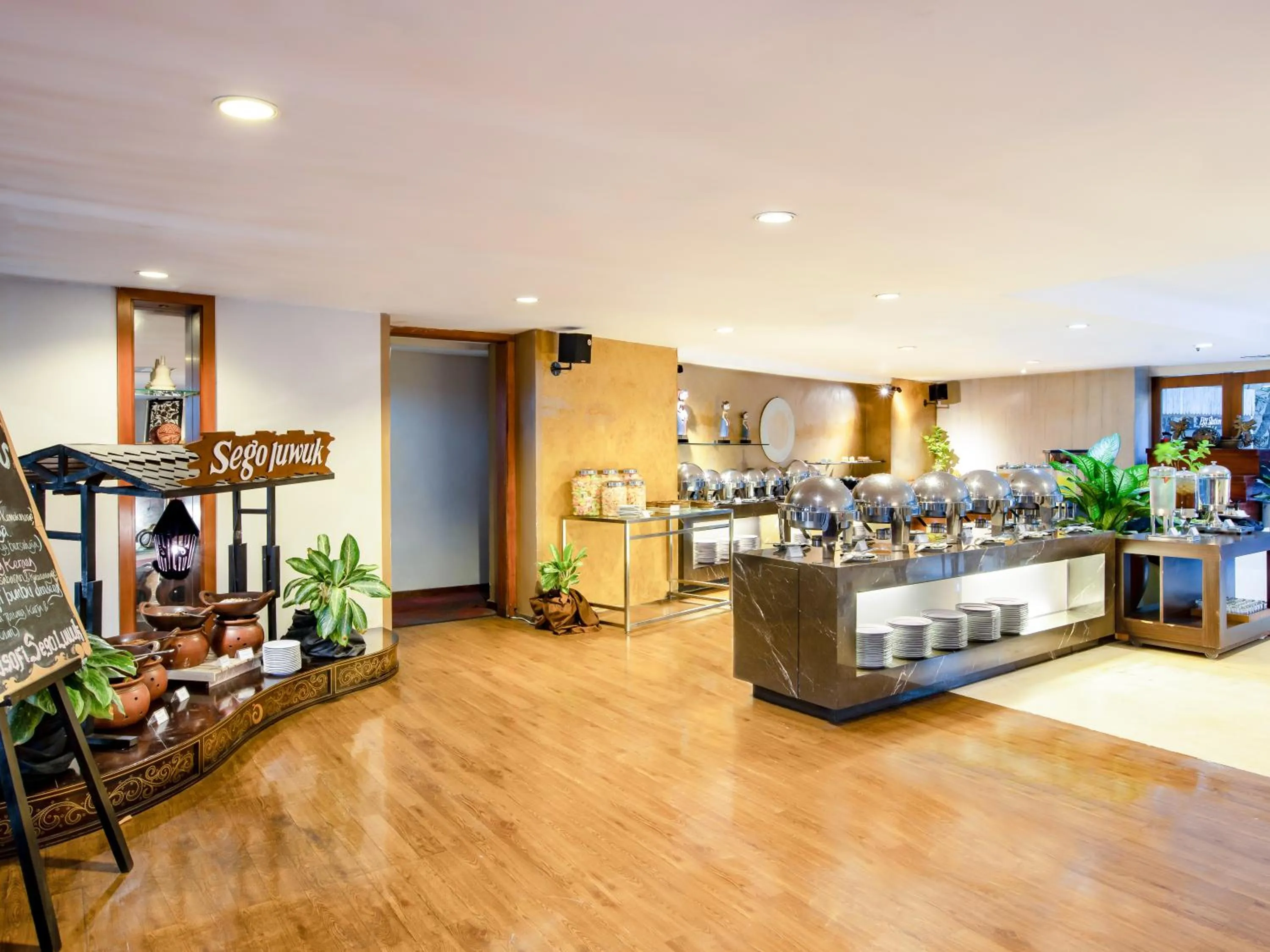 Restaurant/places to eat in Jambuluwuk Malioboro Hotel Yogyakarta