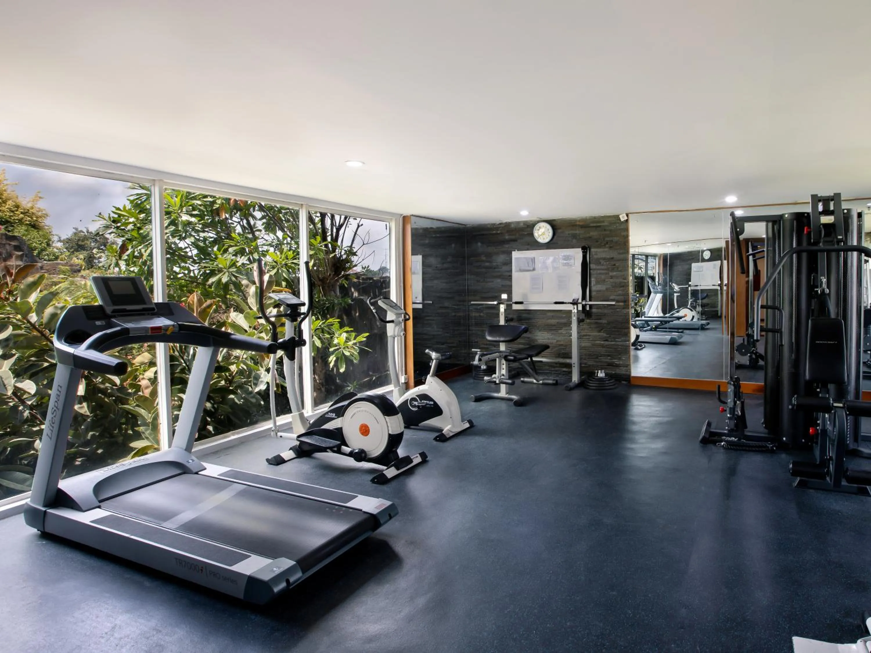 Fitness centre/facilities in Jambuluwuk Malioboro Hotel Yogyakarta
