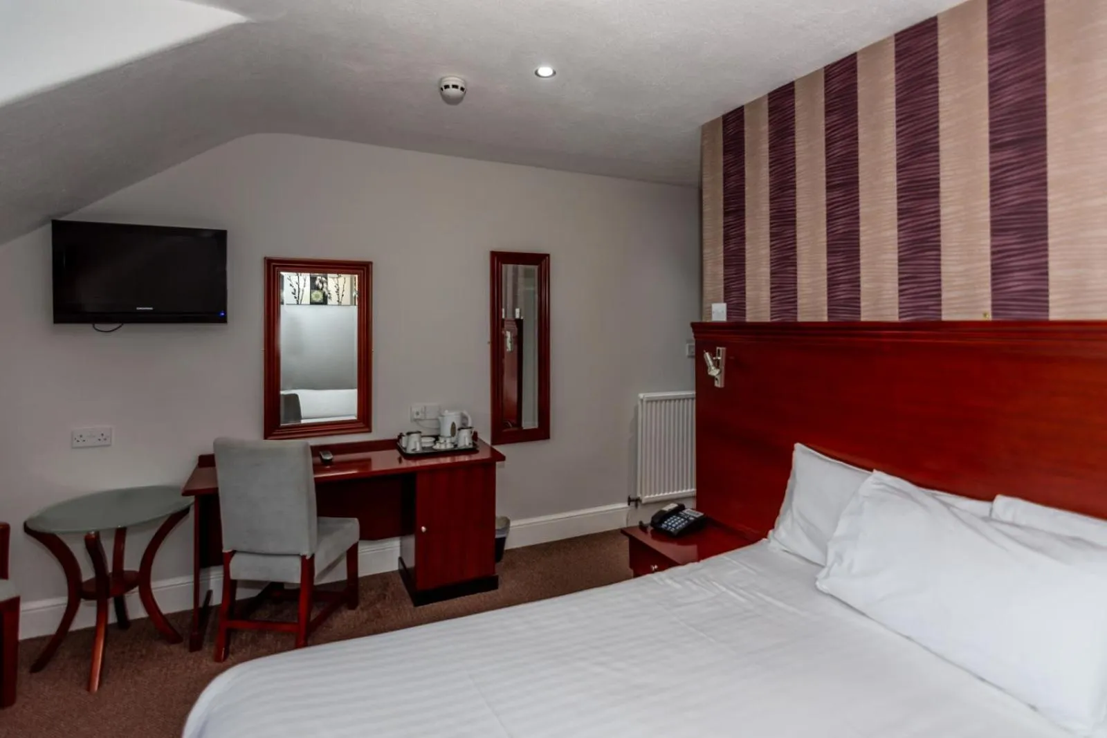 Bed in Kensington Hotel