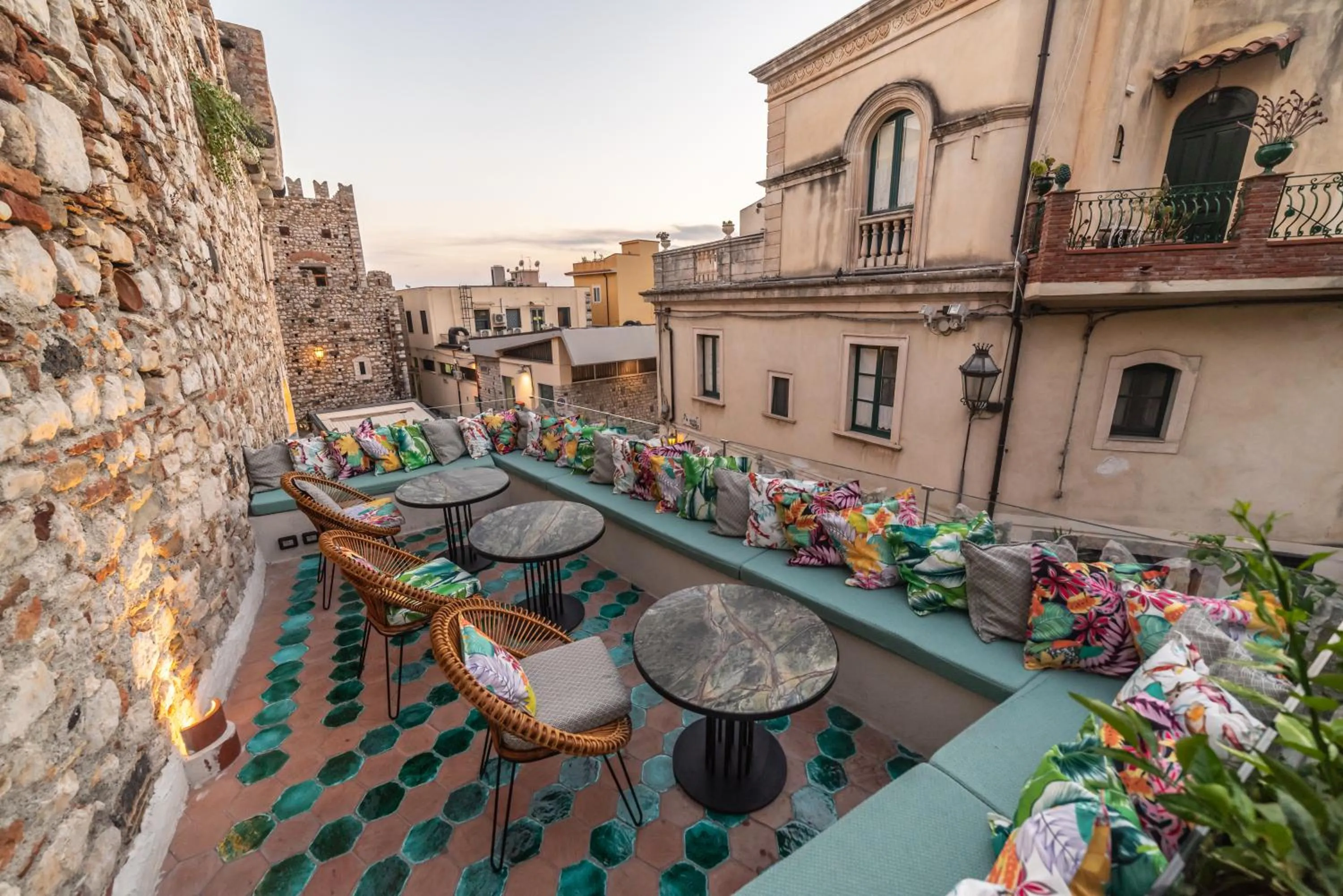 Restaurant/places to eat in Médousa Bistrot & Suites