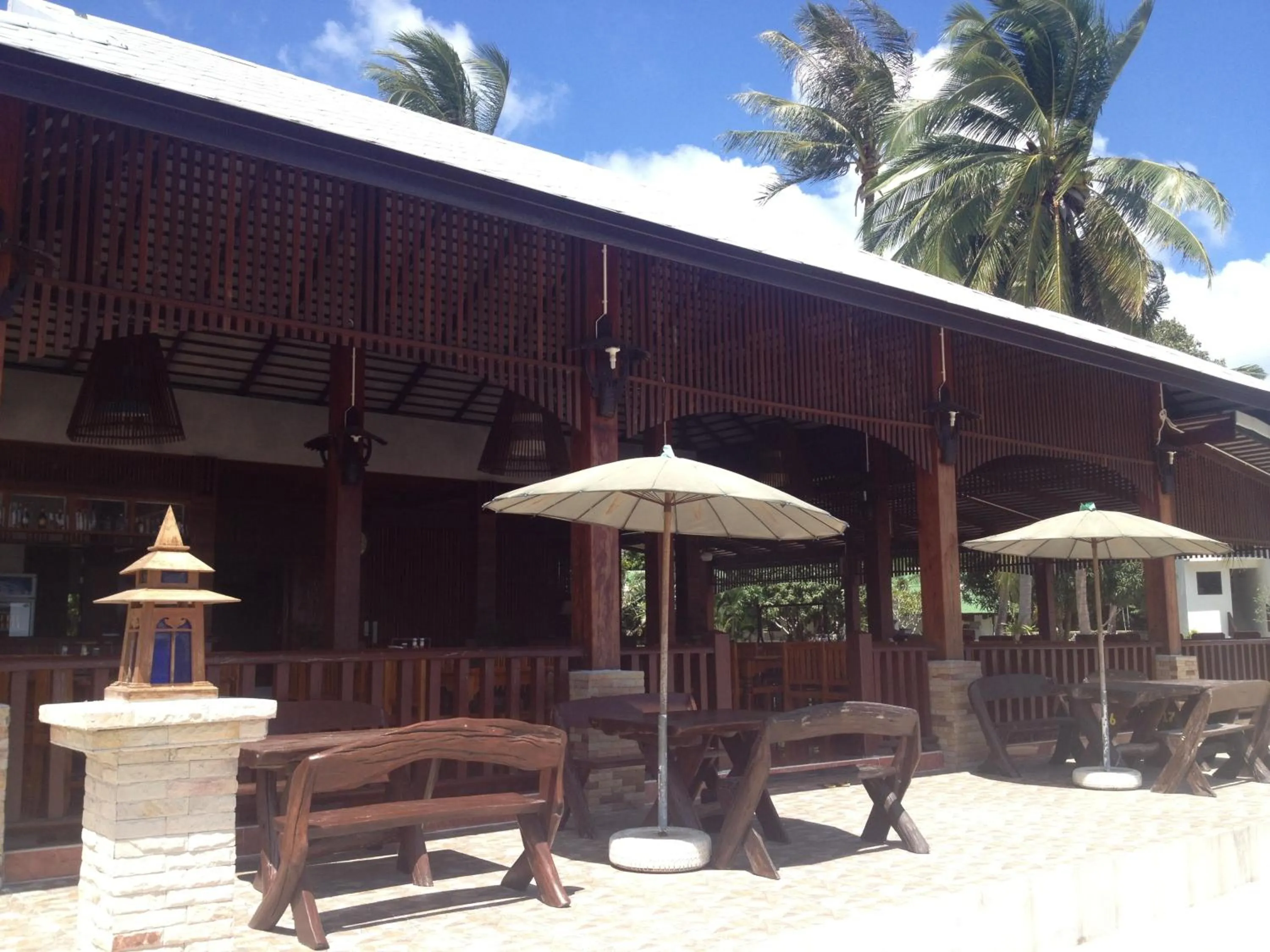 Facade/entrance in Mac's Bay Resort