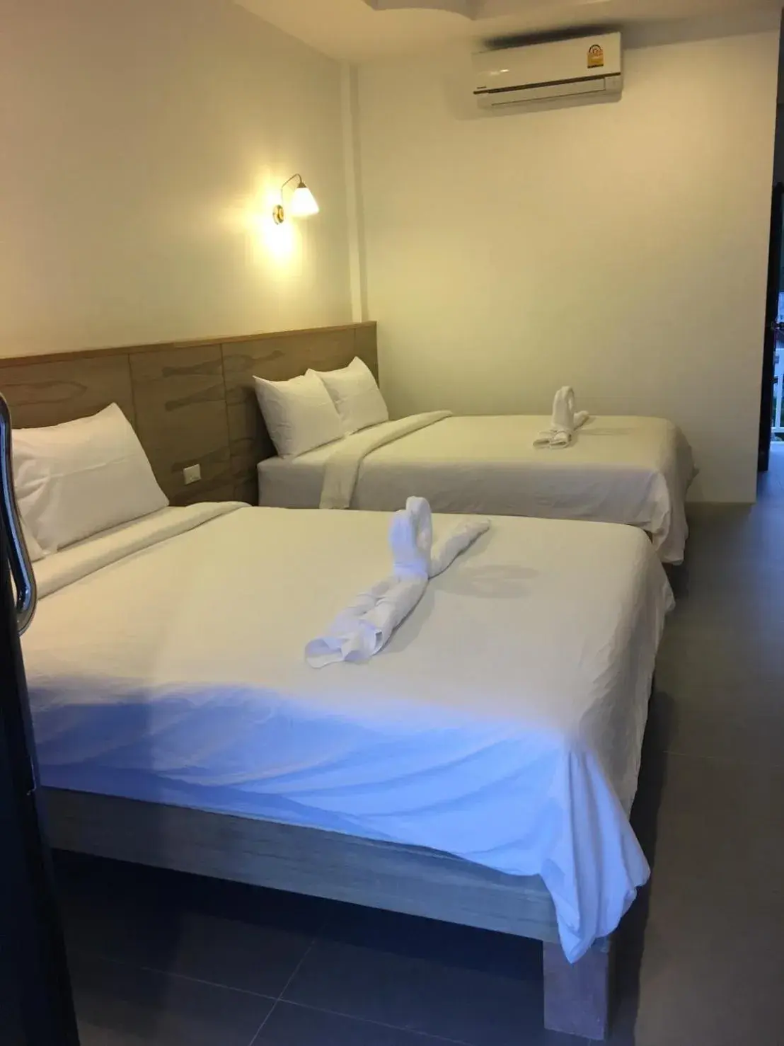 Superior Room - 4 adults in Mac's Bay Resort Superior Room - 4 adults in Mac's Bay Resort