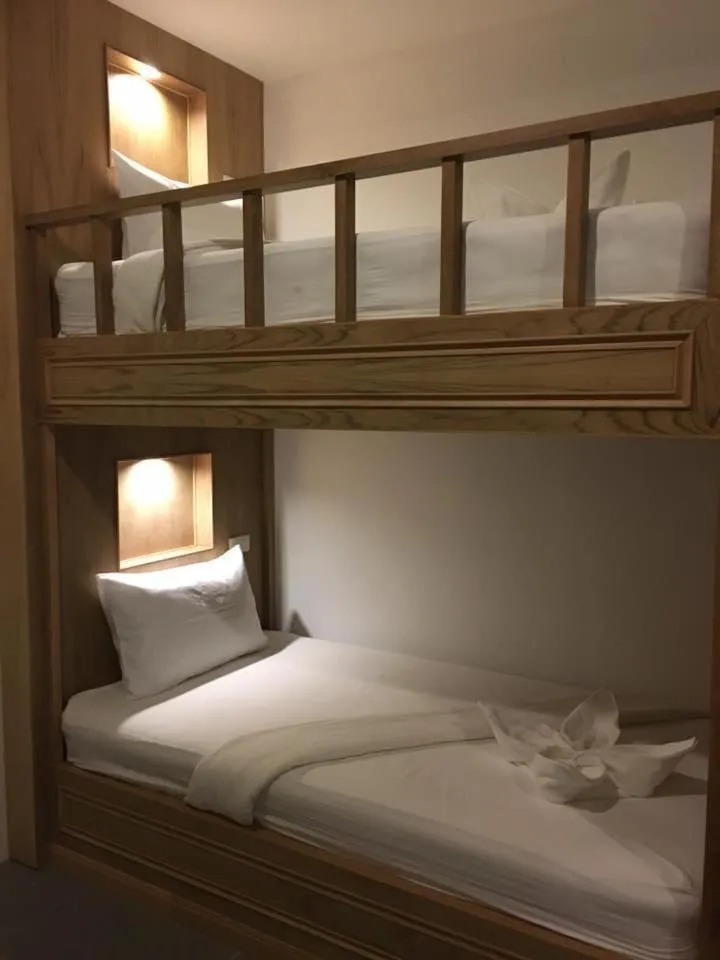 Bed in Mac's Bay Resort