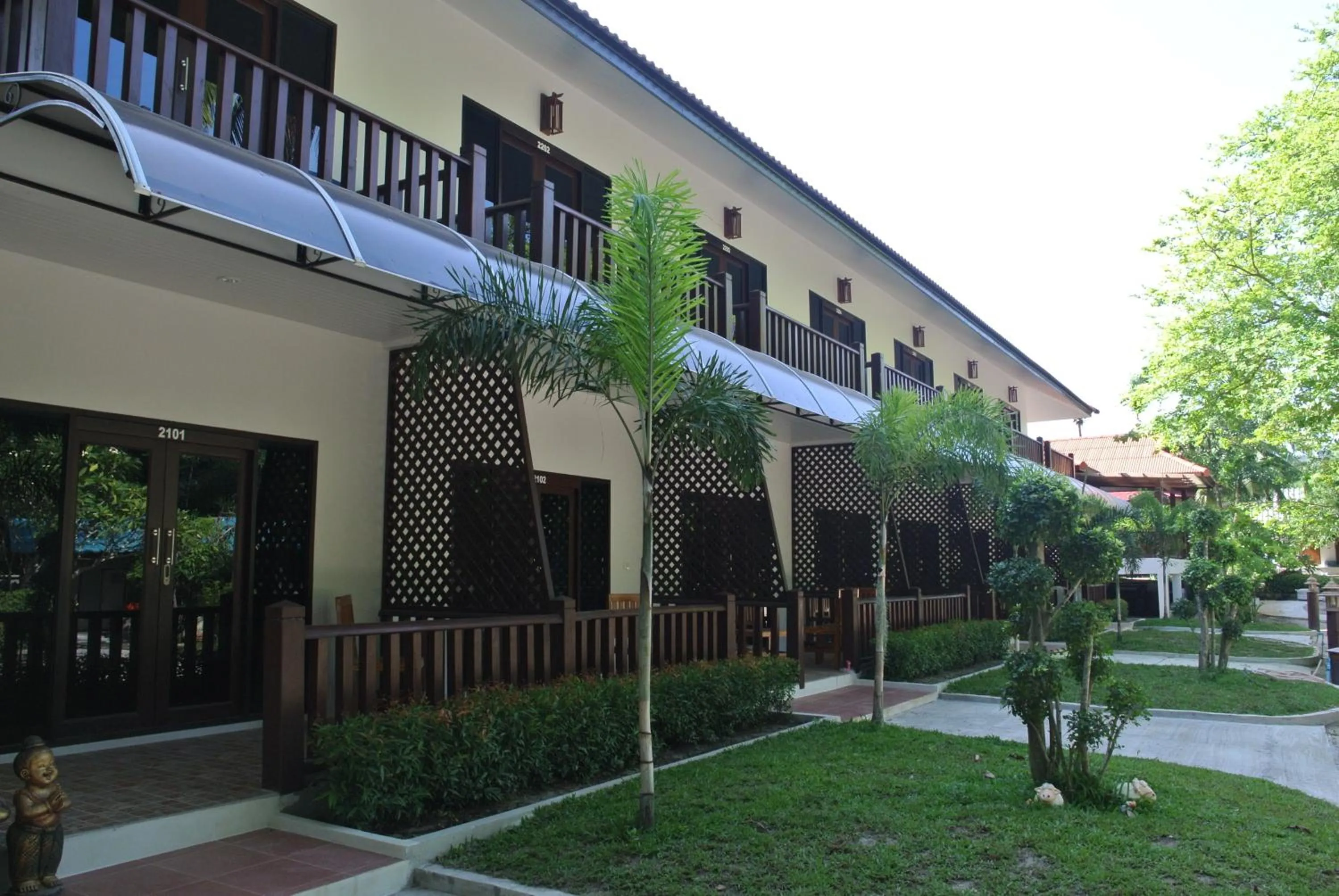 Facade/entrance in Mac's Bay Resort