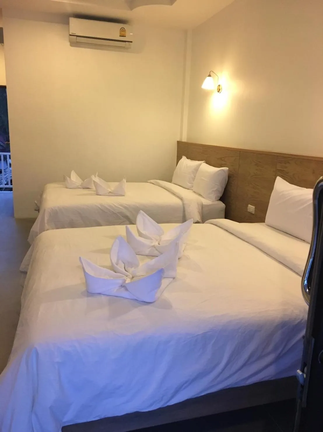 Bedroom, Bed in Mac's Bay Resort