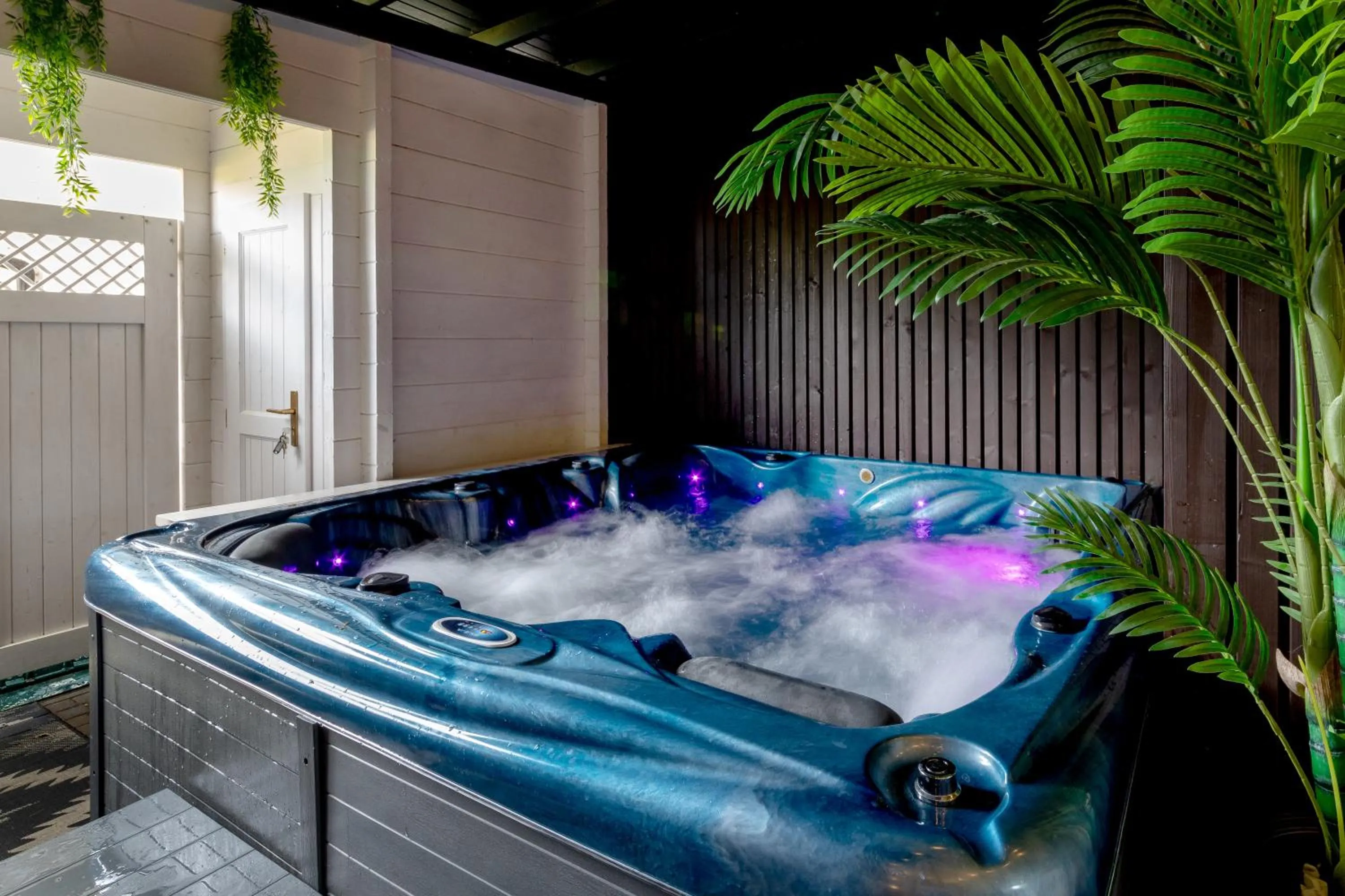 Hot Tub in Butenas Hotel Tyla