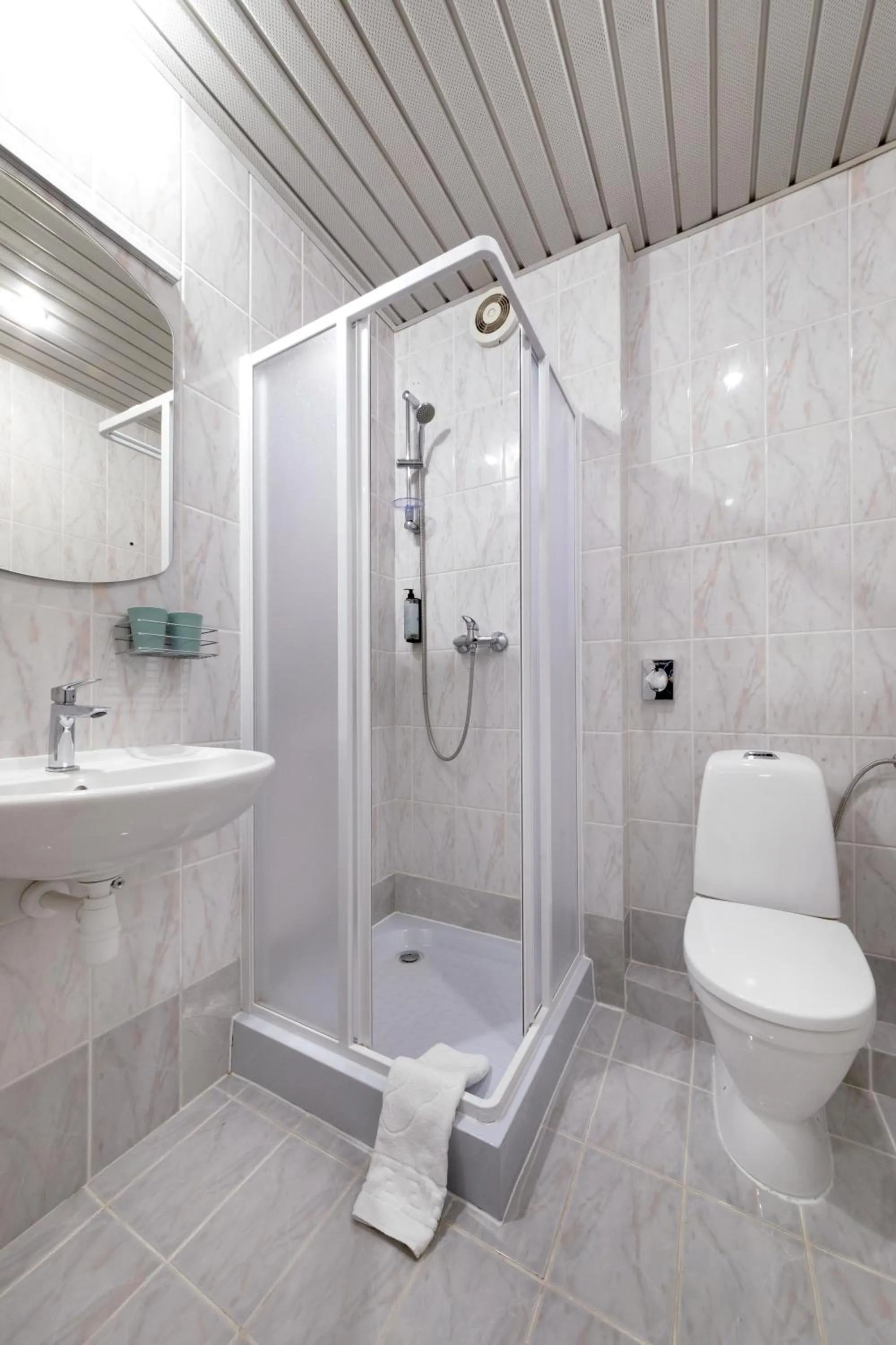 Bathroom in Butenas Hotel Tyla