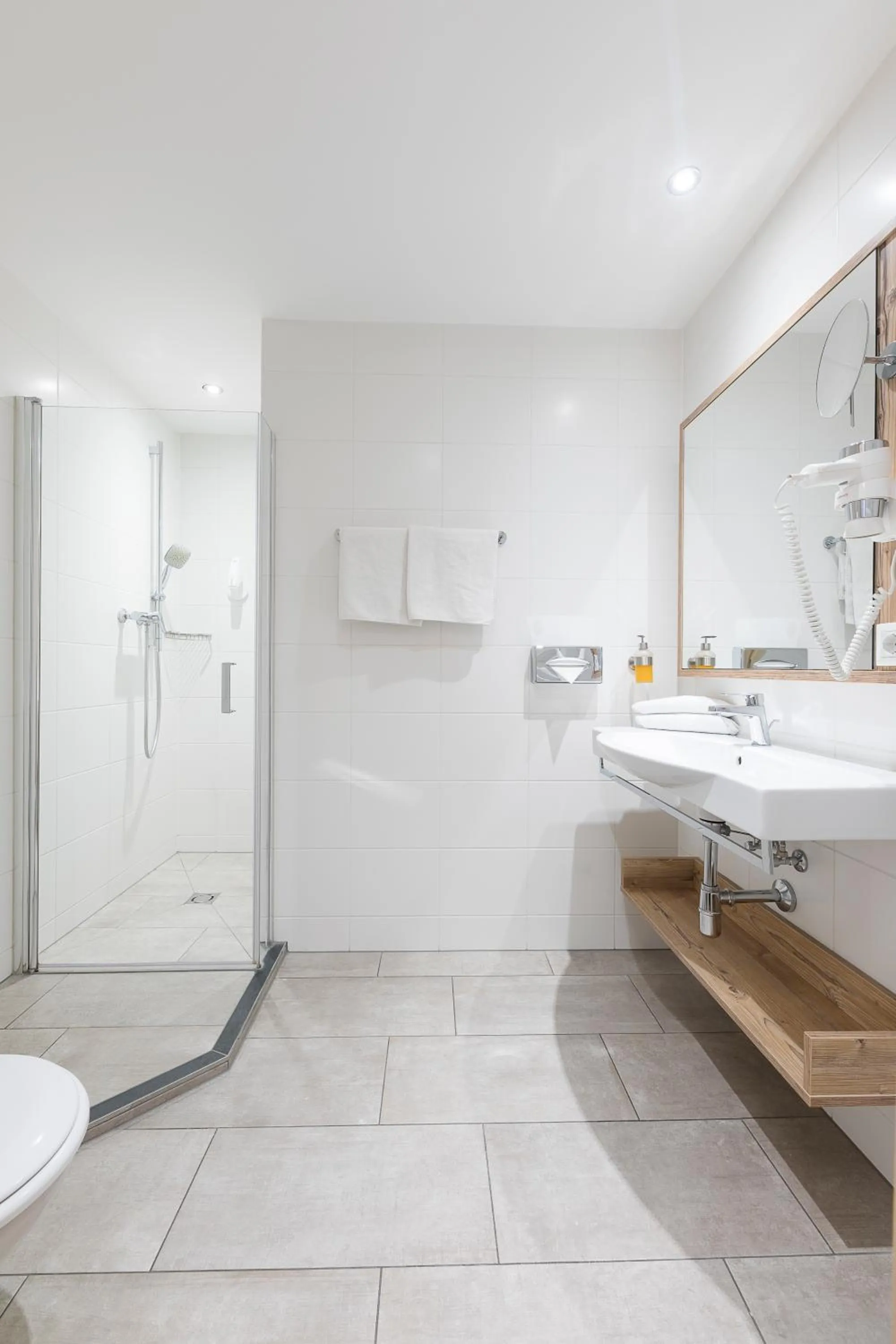 Bathroom in Hotel Alphof Stubaital