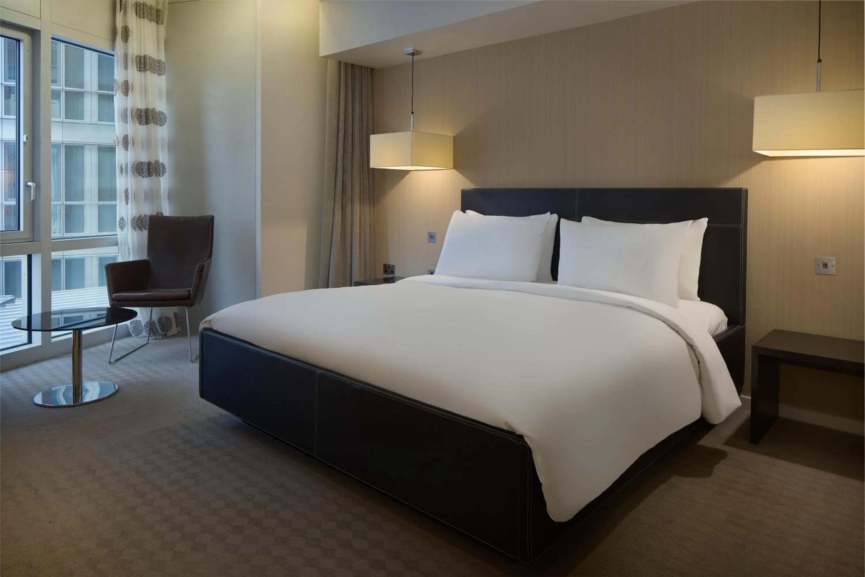 Bedroom, Bed in Radisson Blu Hotel, London Canary Wharf East