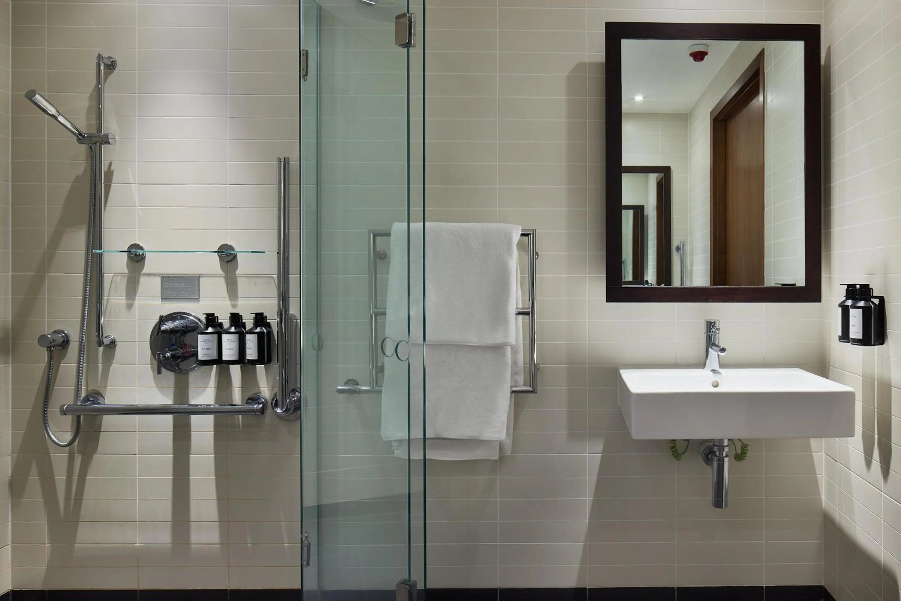 Bathroom in Radisson Blu Hotel, London Canary Wharf East