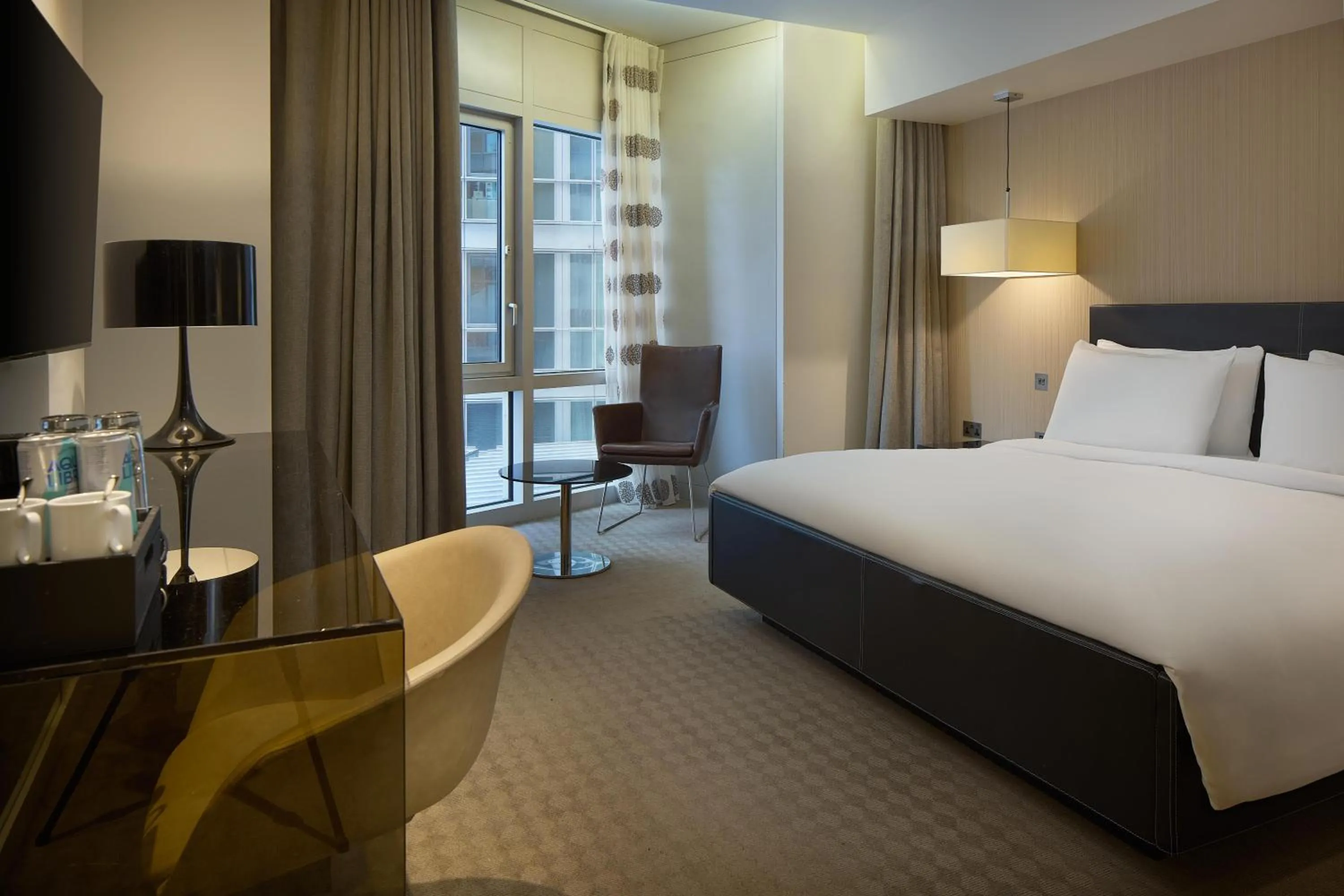 Bedroom, Bed in Radisson Blu Hotel, London Canary Wharf East