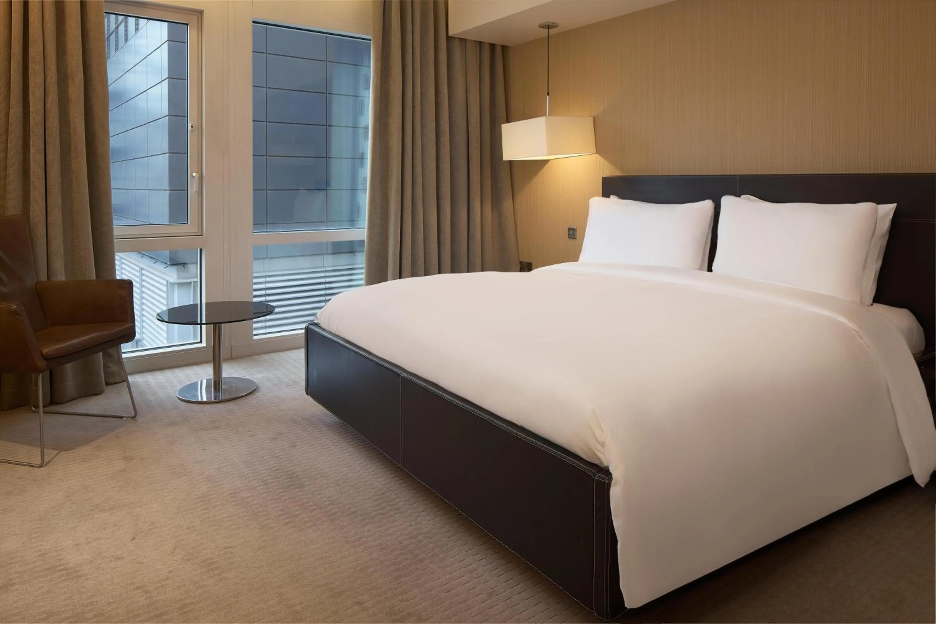 Bedroom, Bed in Radisson Blu Hotel, London Canary Wharf East