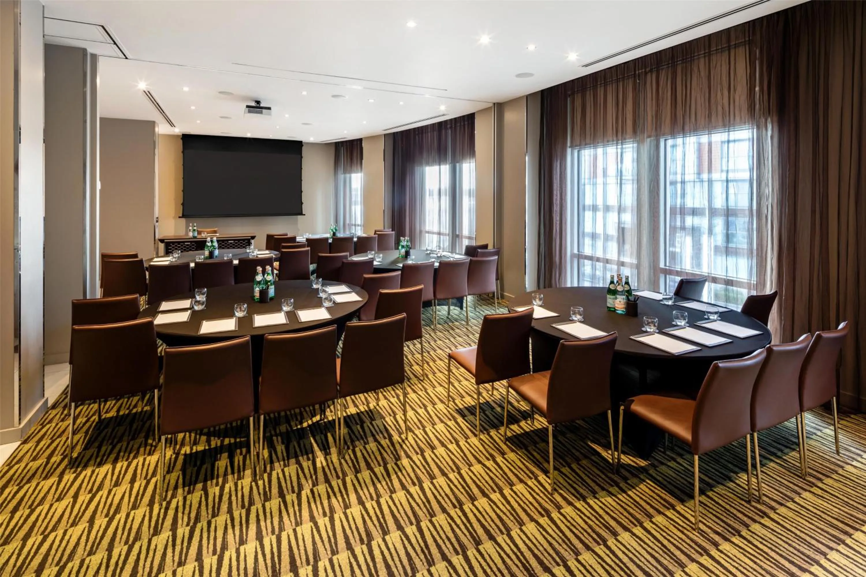 Meeting/conference room in Radisson Blu Hotel, London Canary Wharf East