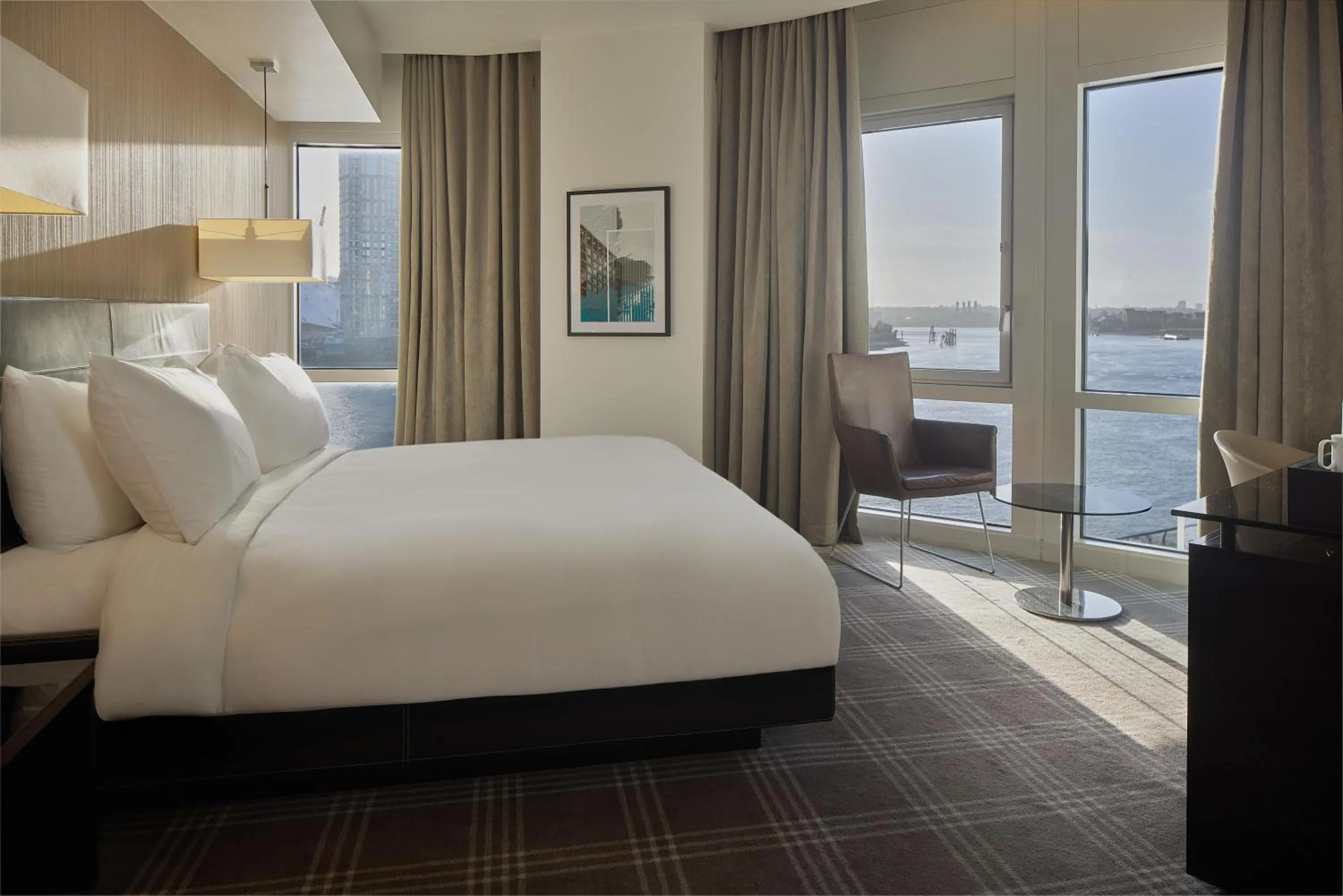 Bedroom, Bed in Radisson Blu Hotel, London Canary Wharf East