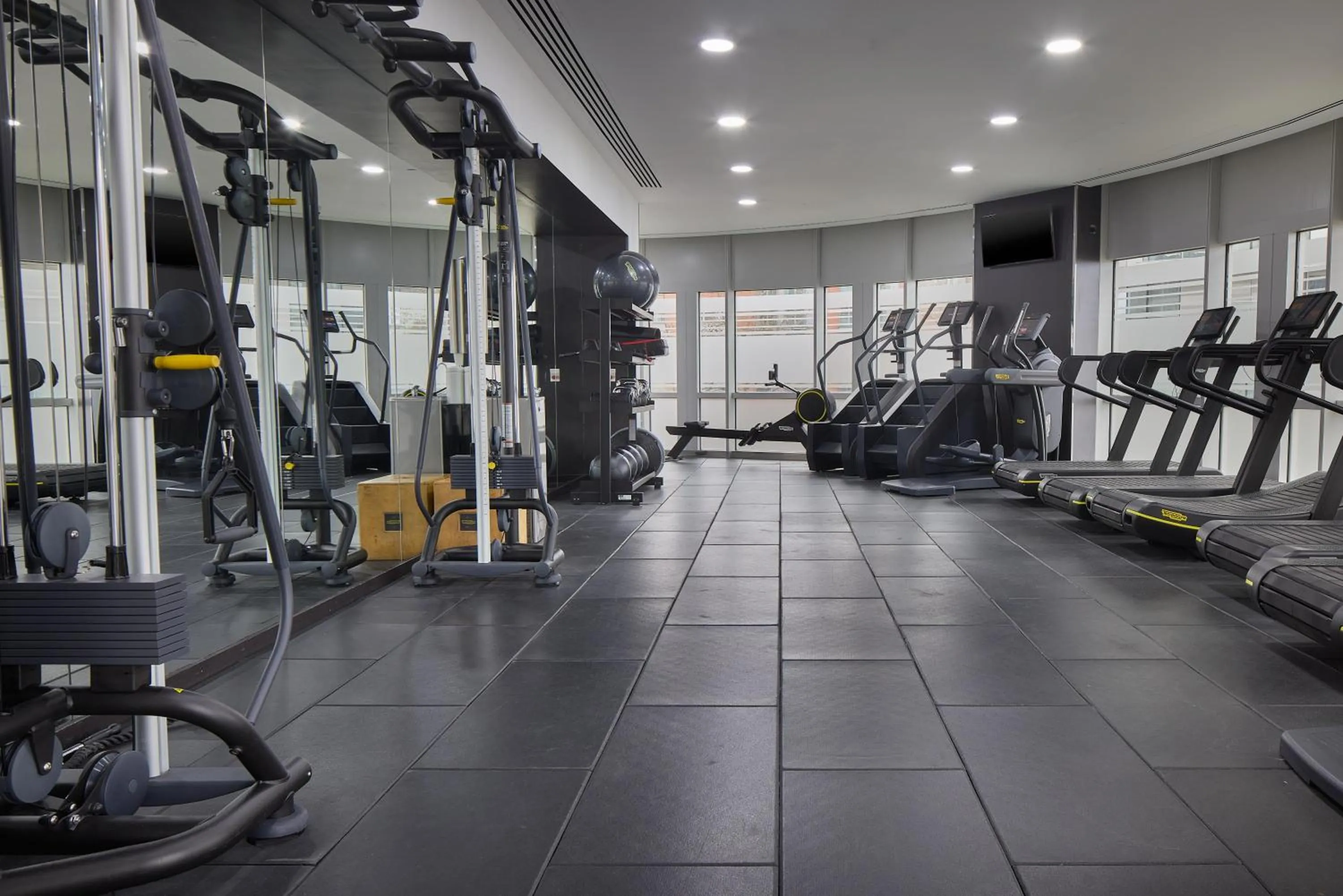 Fitness centre/facilities in Radisson Blu Hotel, London Canary Wharf East