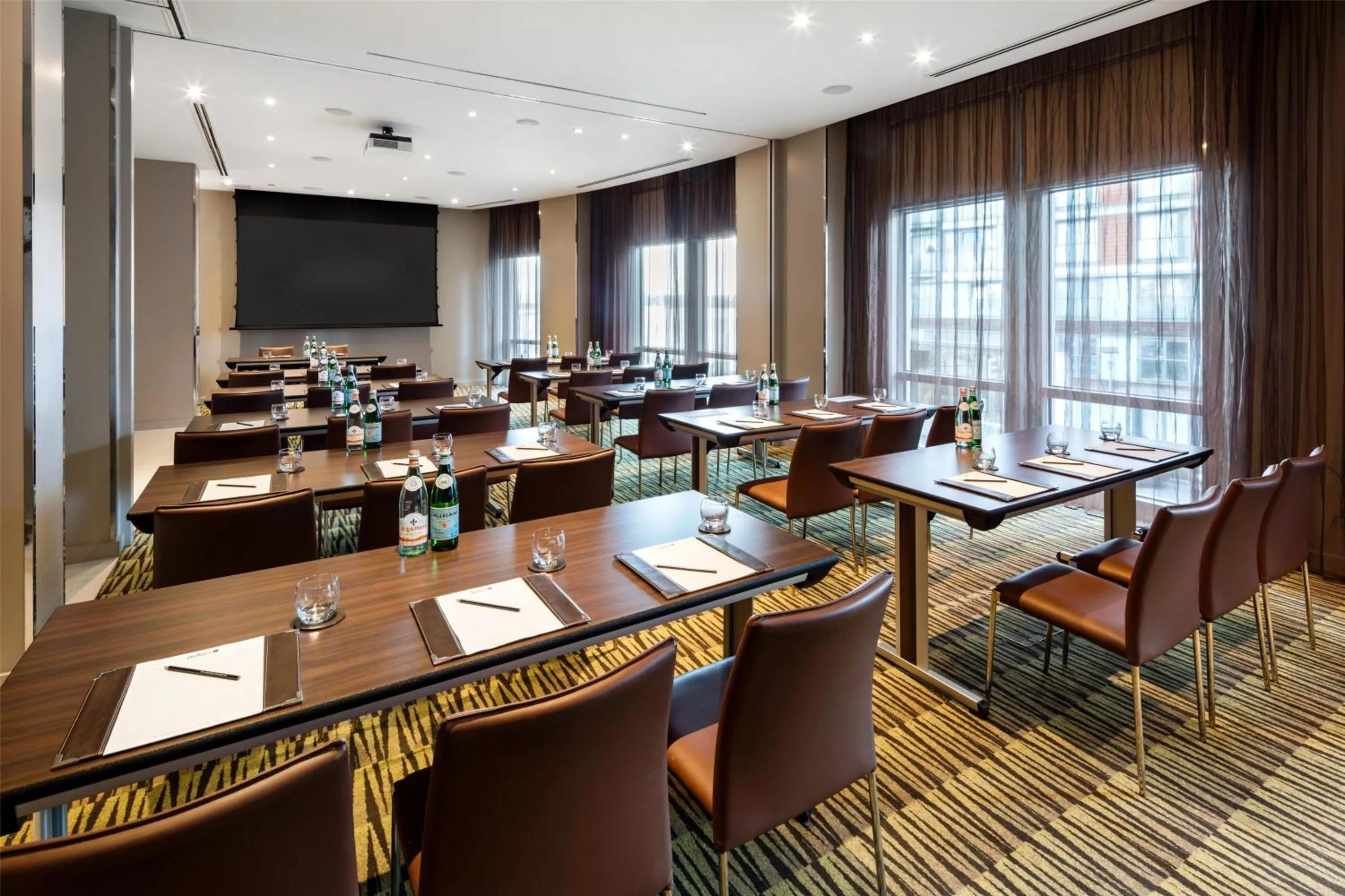 Meeting/conference room in Radisson Blu Hotel, London Canary Wharf East