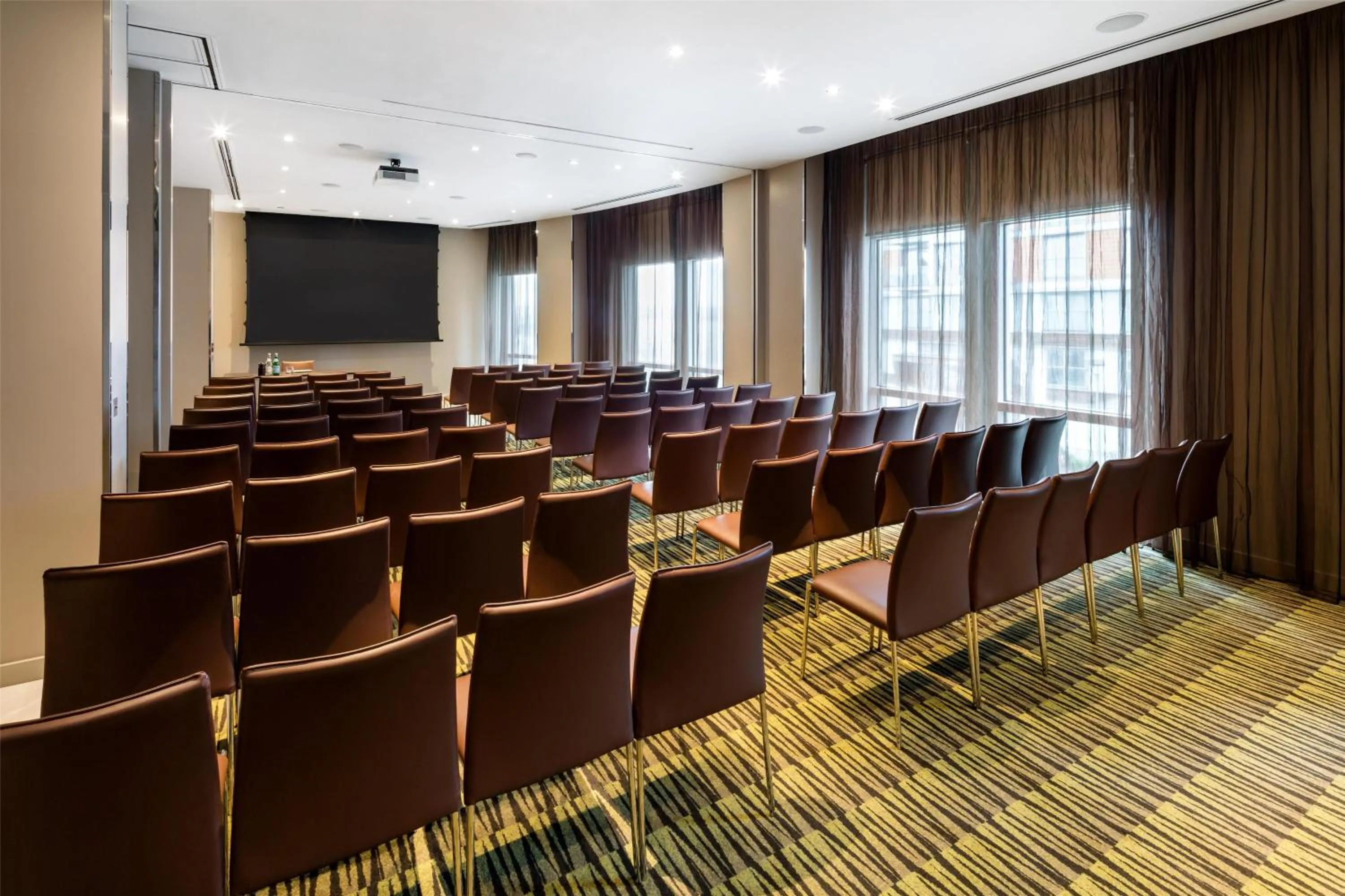 Meeting/conference room in Radisson Blu Hotel, London Canary Wharf East