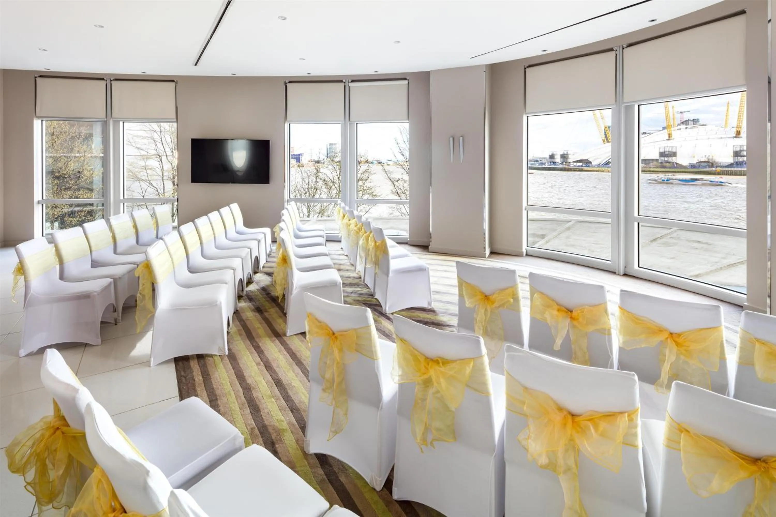 Meeting/conference room in Radisson Blu Hotel, London Canary Wharf East