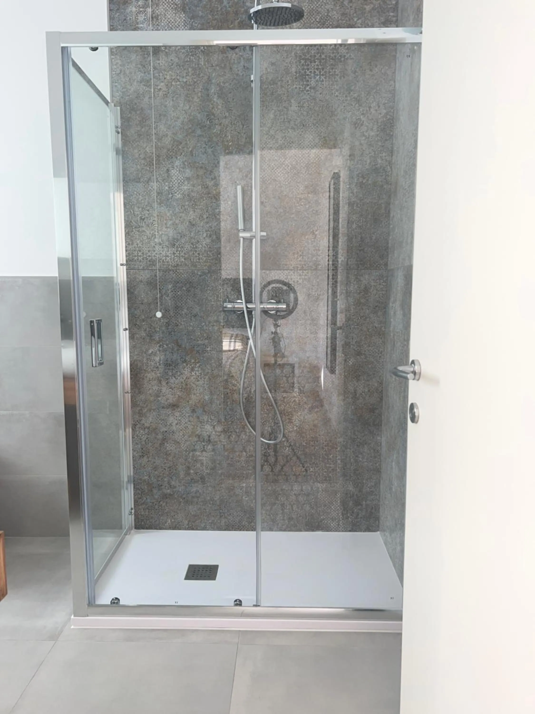 Shower in New York B&B