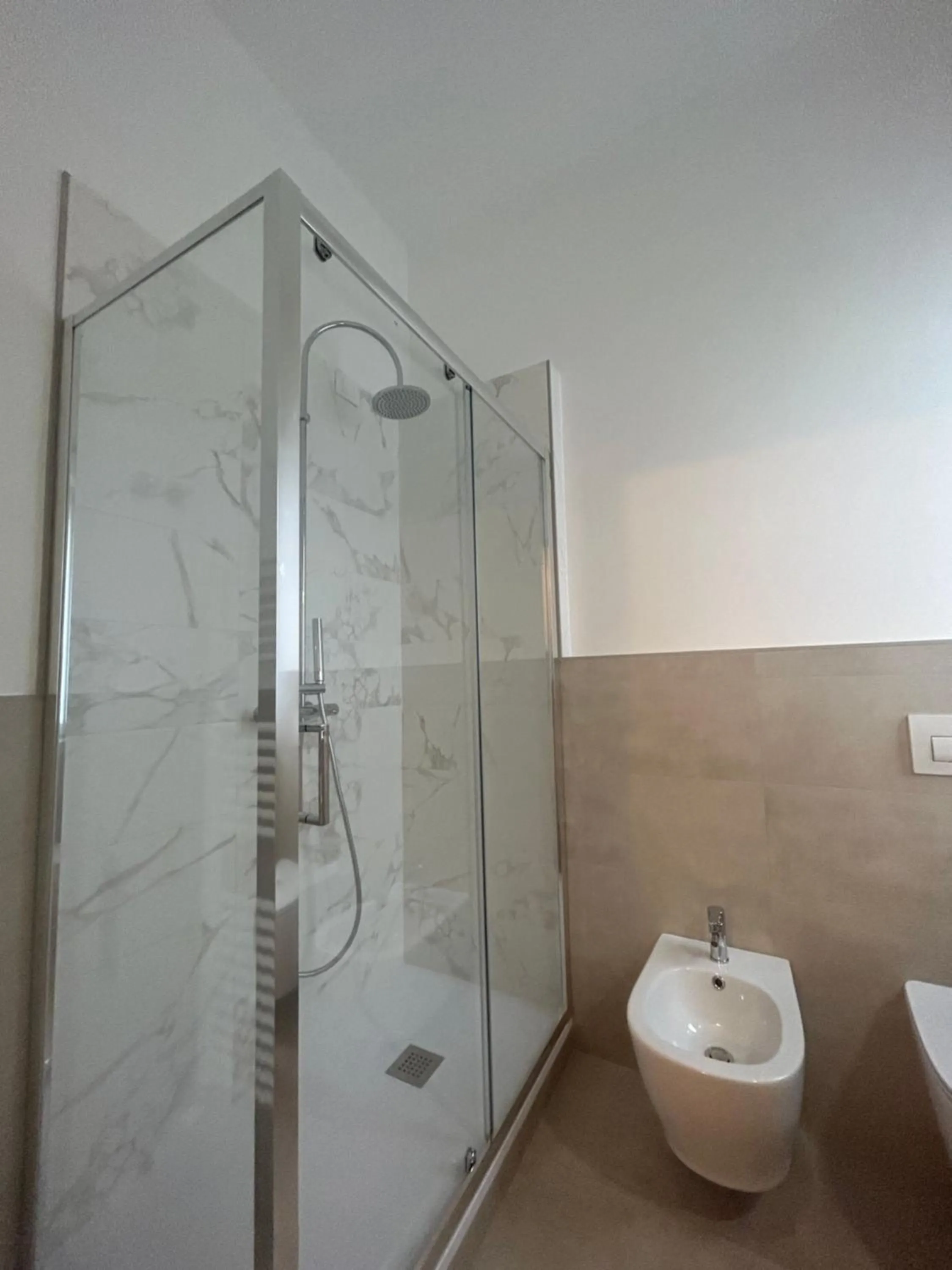 Shower in New York B&B