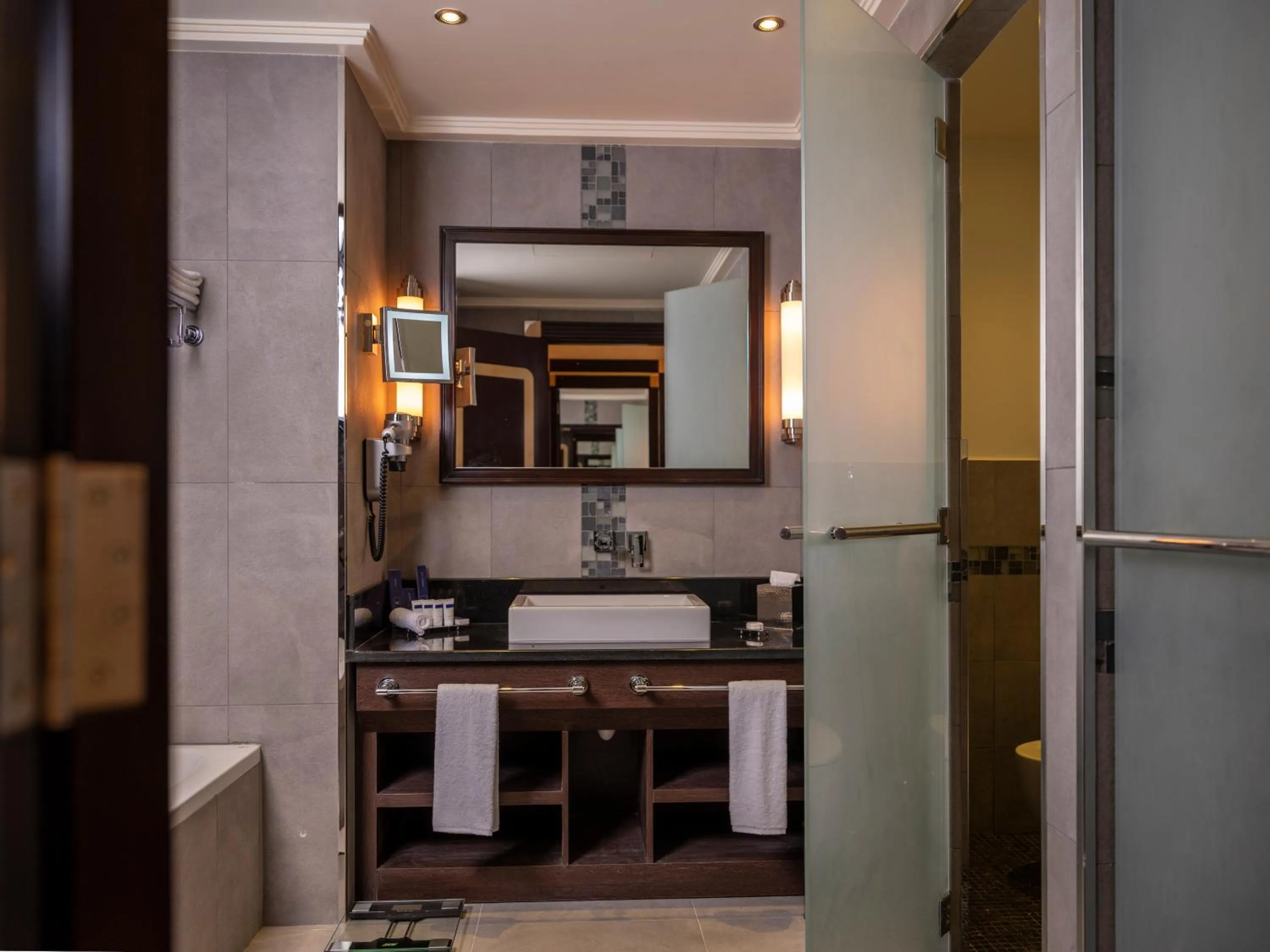 Bathroom in Retaj Salwa Resort & Spa