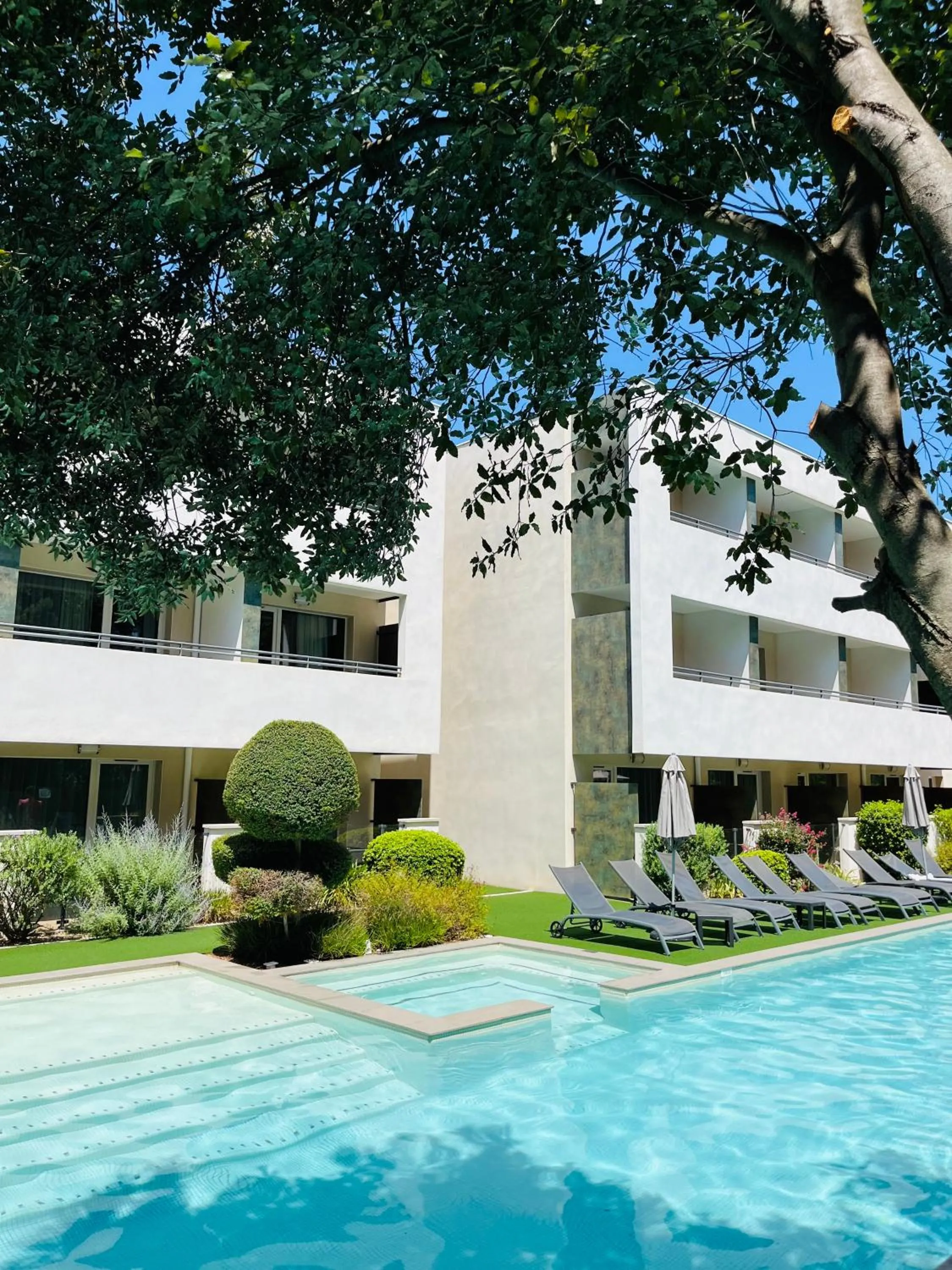 Swimming pool in Forme-hotel & Spa Montpellier Sud-Est - Parc Expositions - Arena