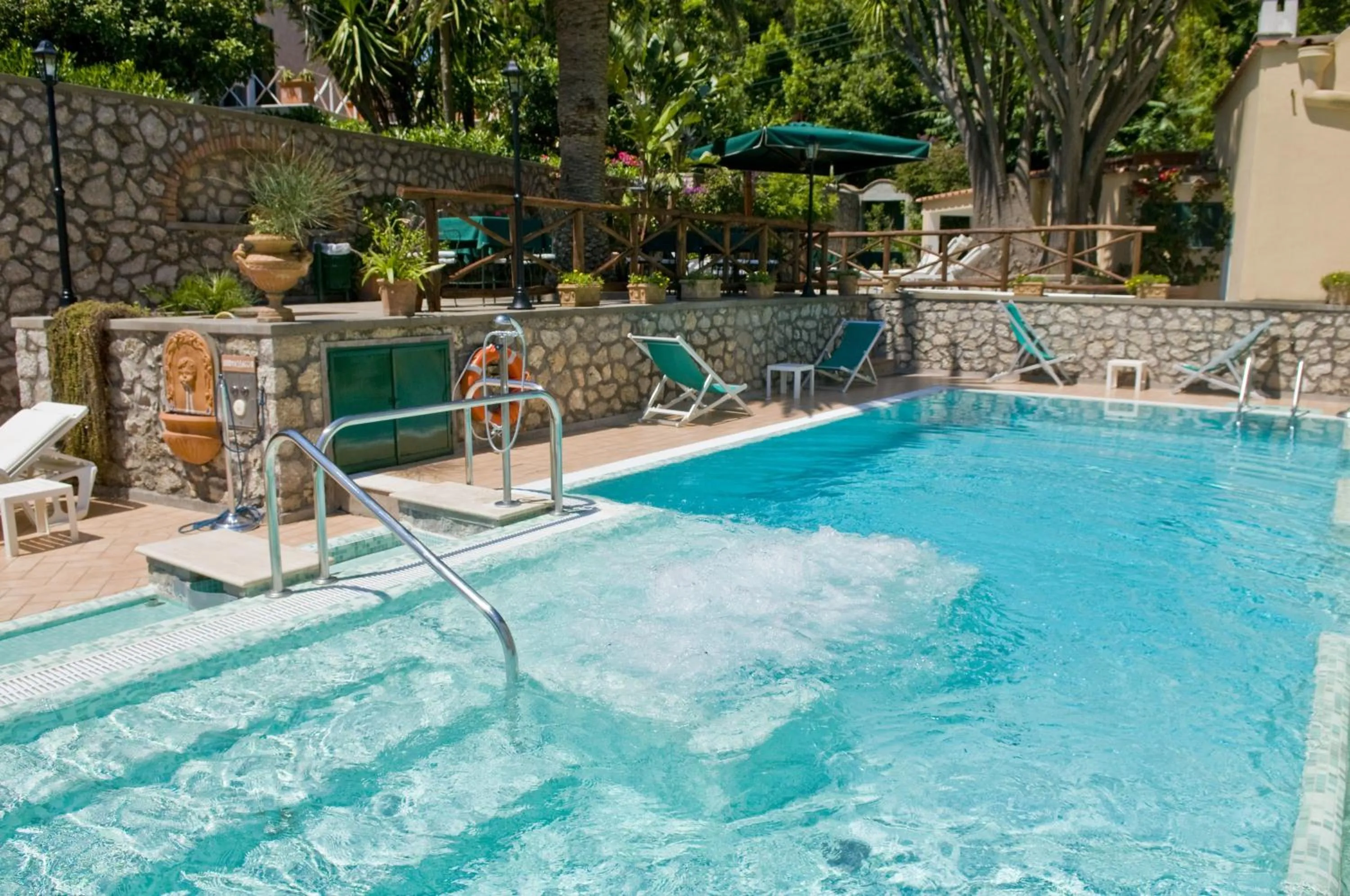 Pool view in Hotel Villa Sarah