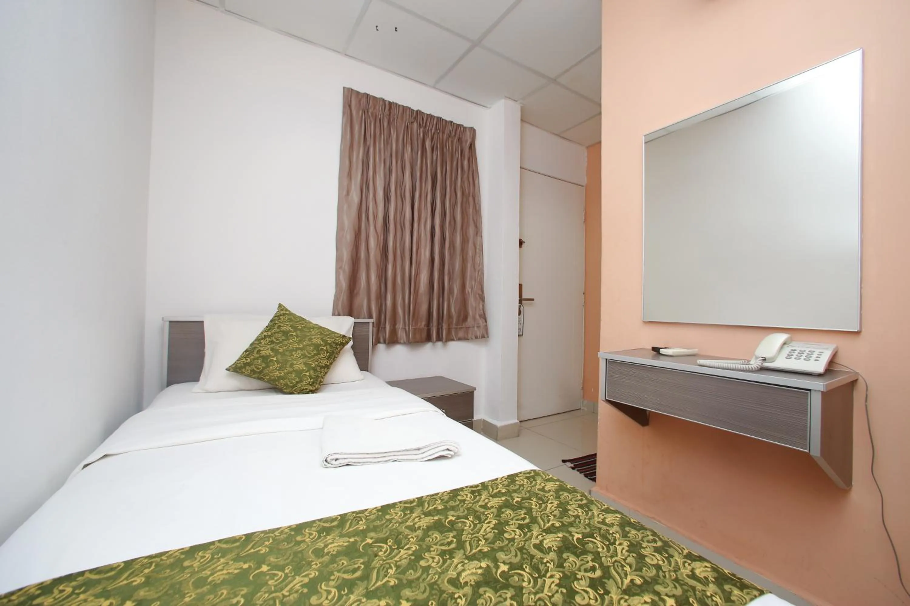 Bedroom, Bed in Lacomme Inn