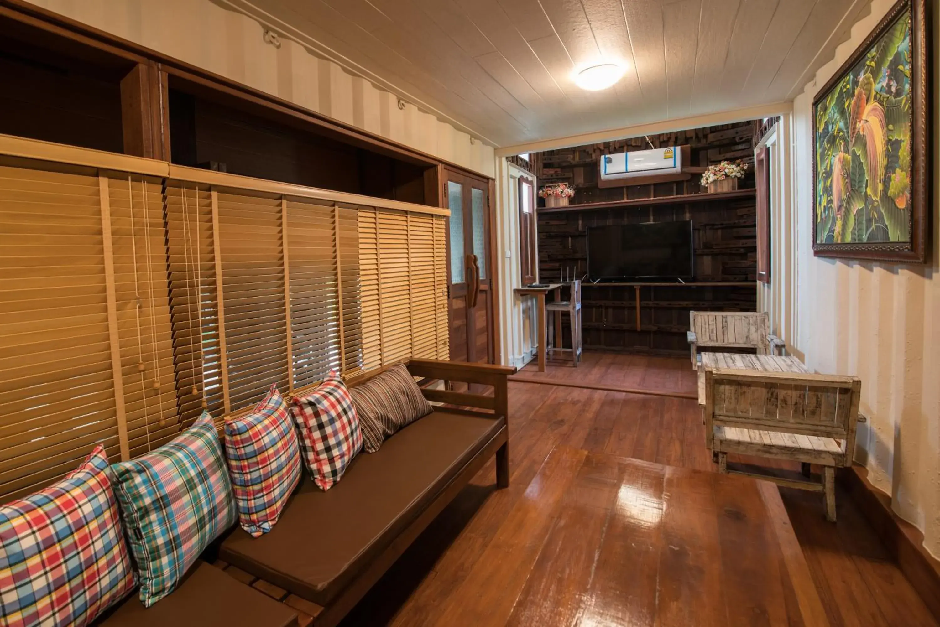 Three-Bedroom House in Suankaew Art Cottage Three-Bedroom House in Suankaew Art Cottage