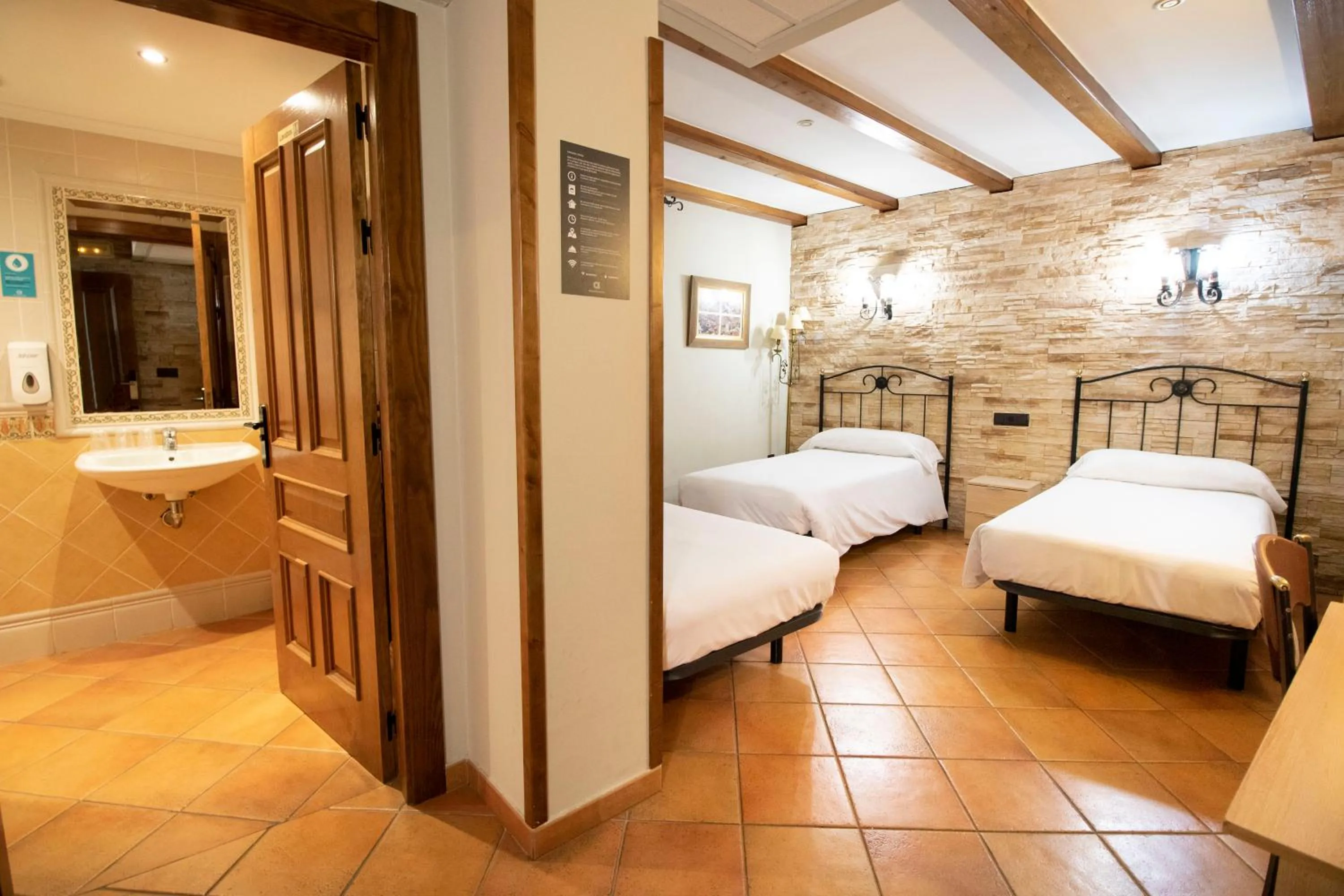 Bed in Alda Casco Antiguo