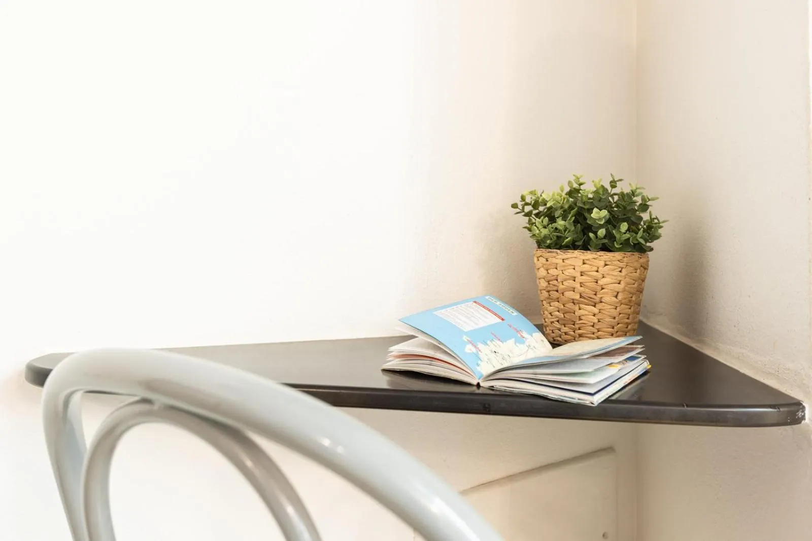 hair dresser in Cagliarifornia