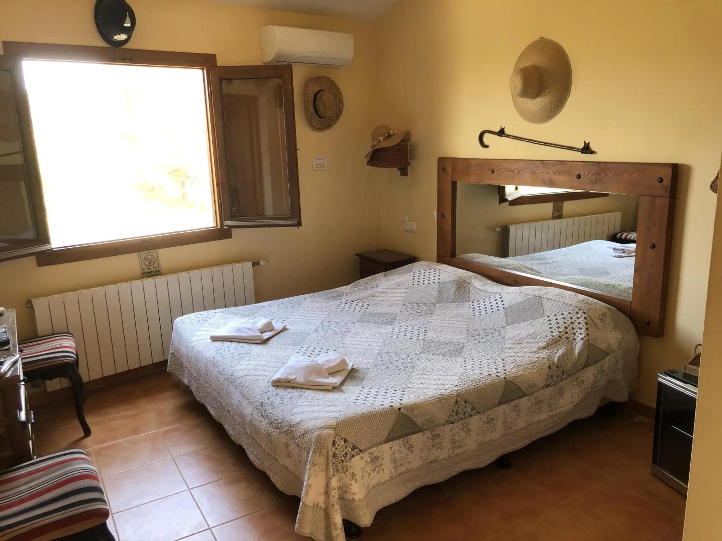 Bedroom, Bed in Hotel La Mariposa