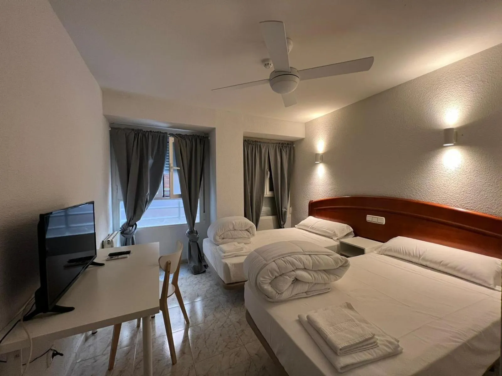 Bed in Hostal la Embajada