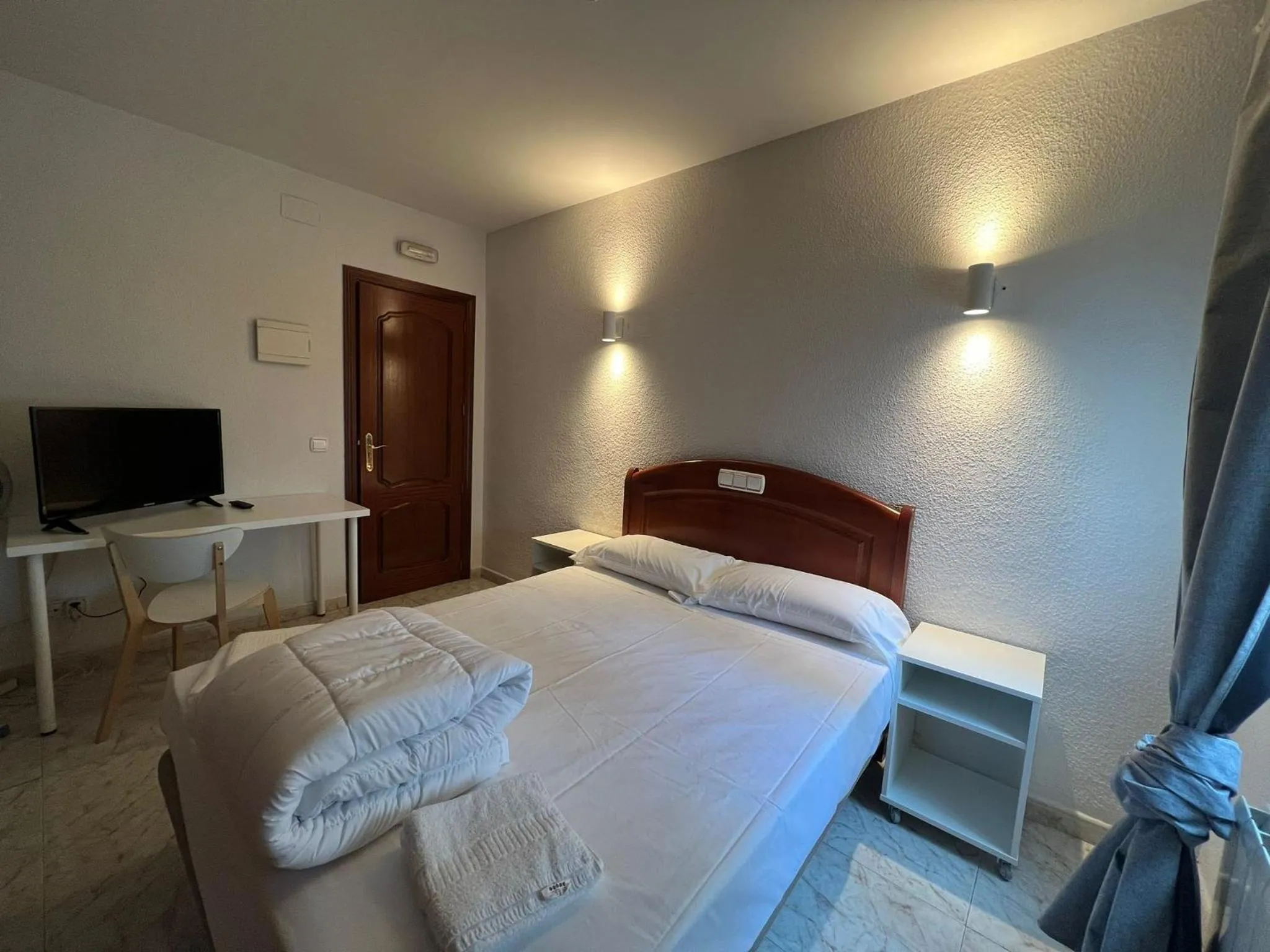 Bed in Hostal la Embajada