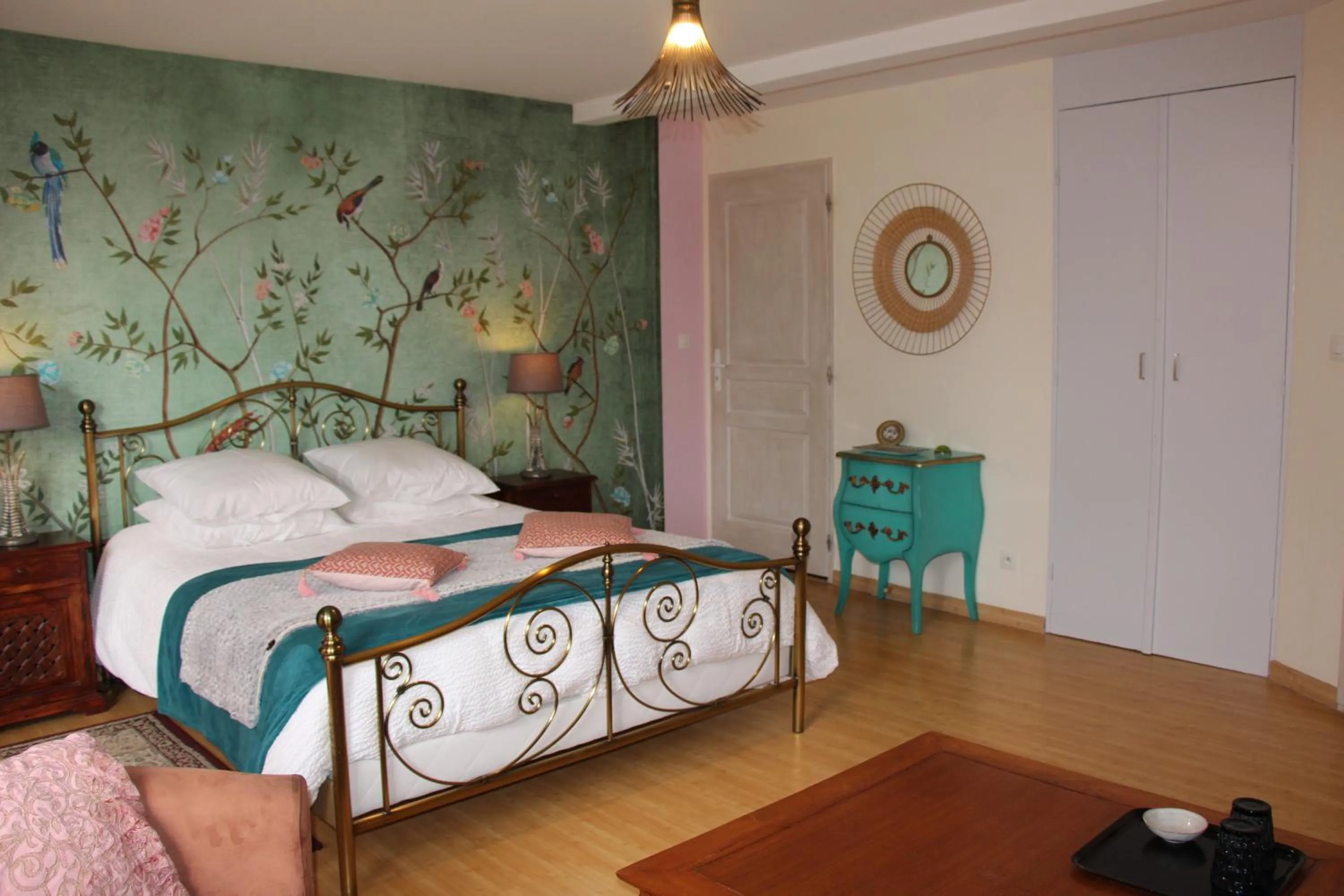 Photo of the whole room, Bed in Le Clos de la Challangette