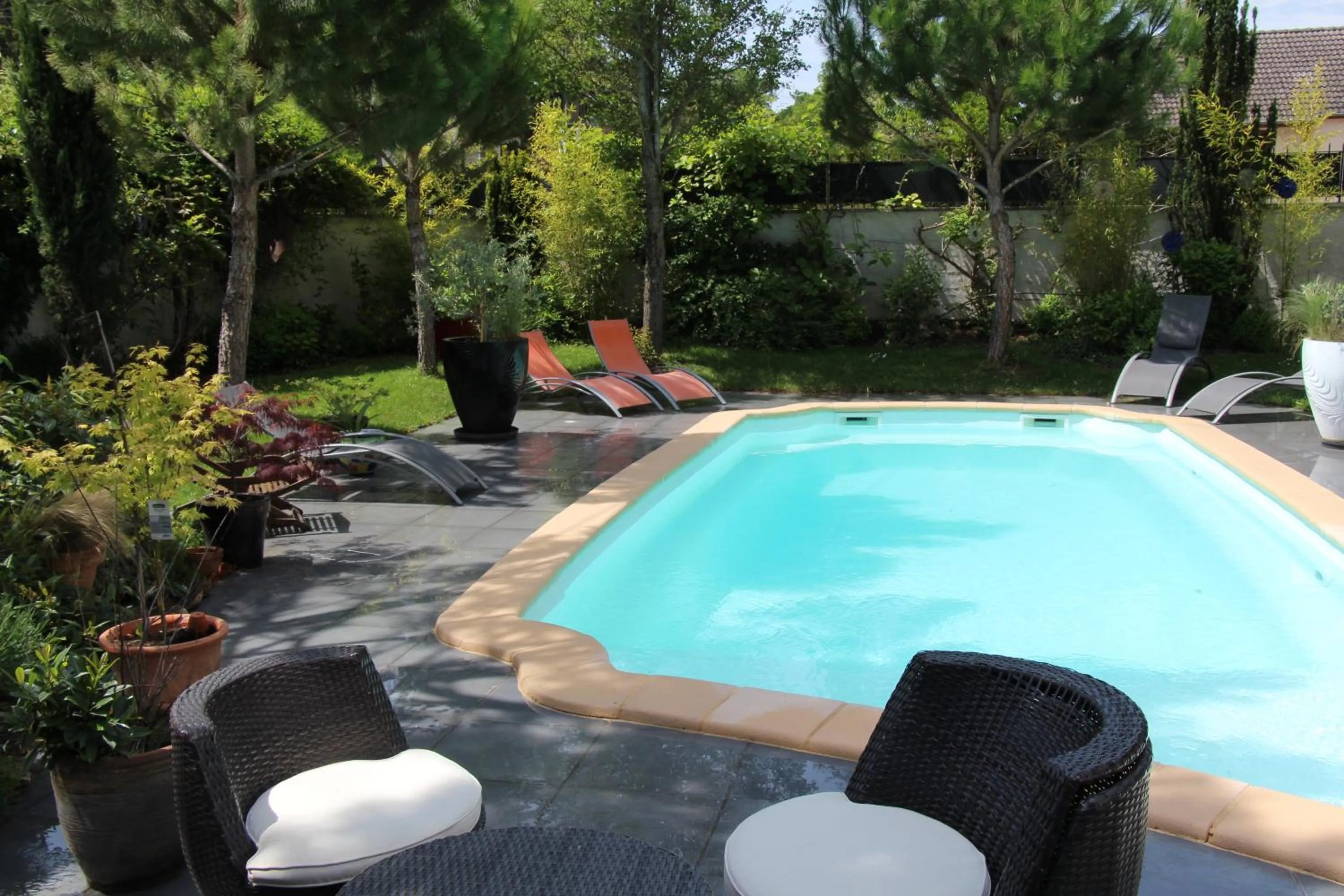 Pool view in Le Clos de la Challangette
