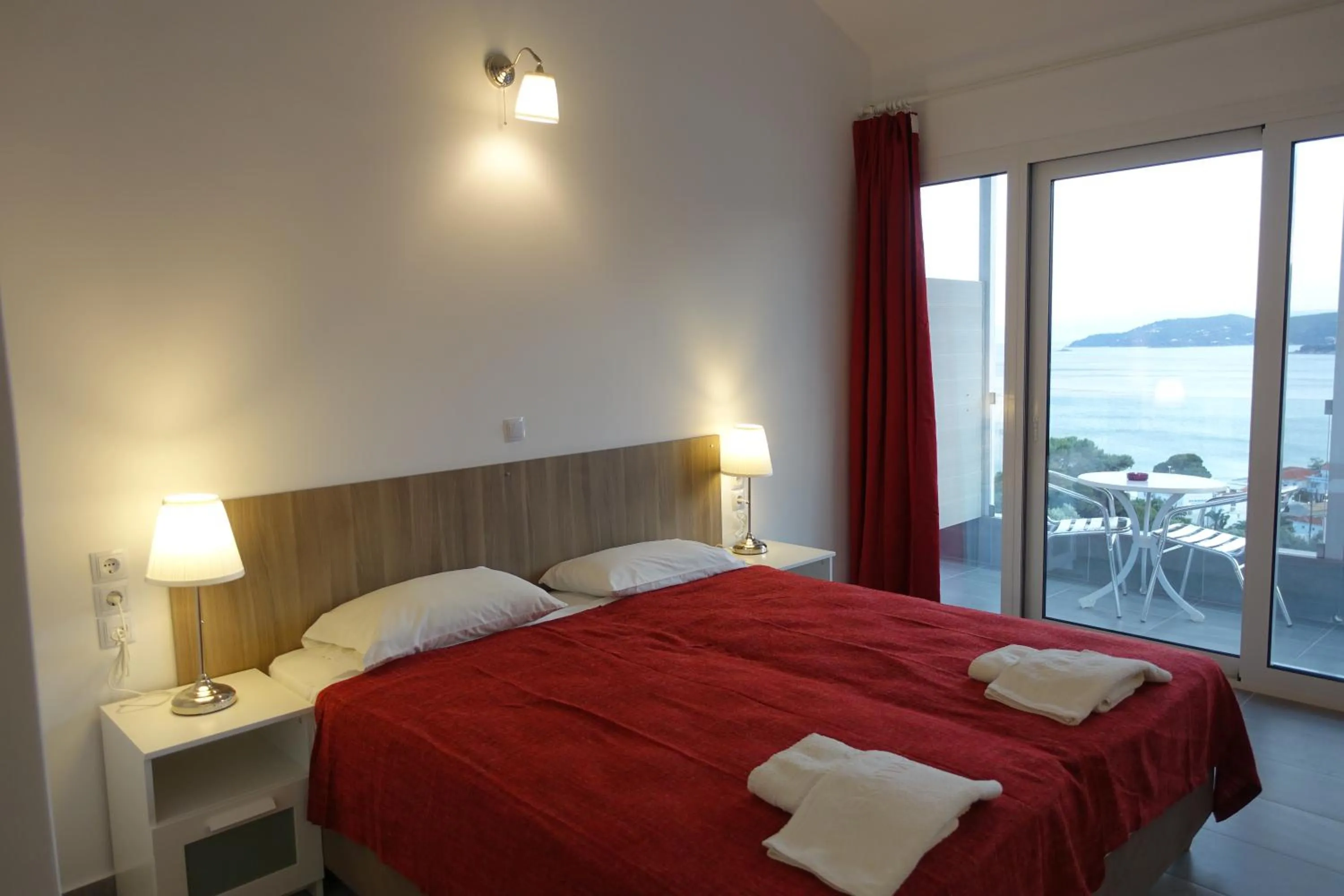 Day, Bed in Hotel Rene