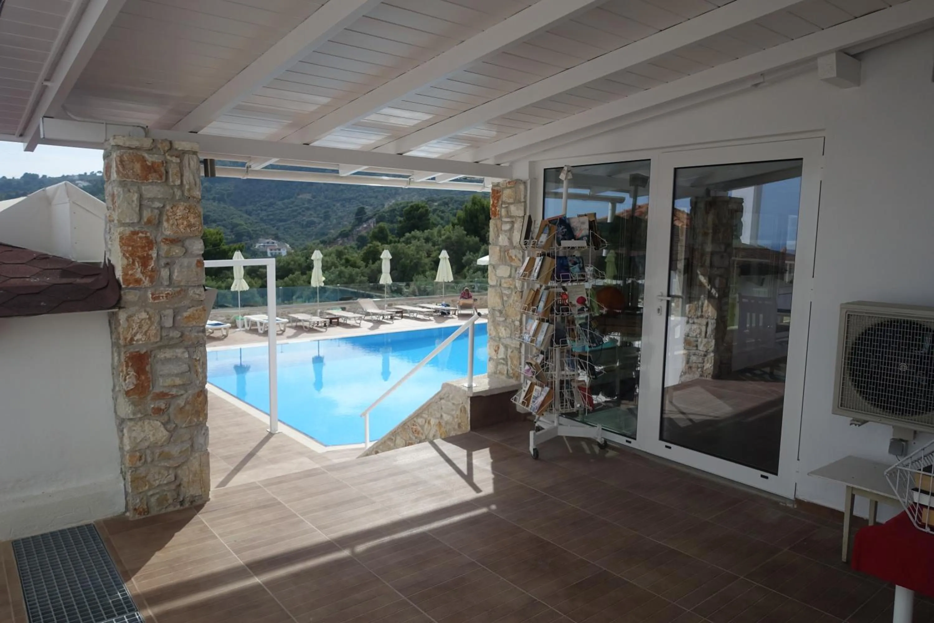 Facade/entrance in Hotel Rene