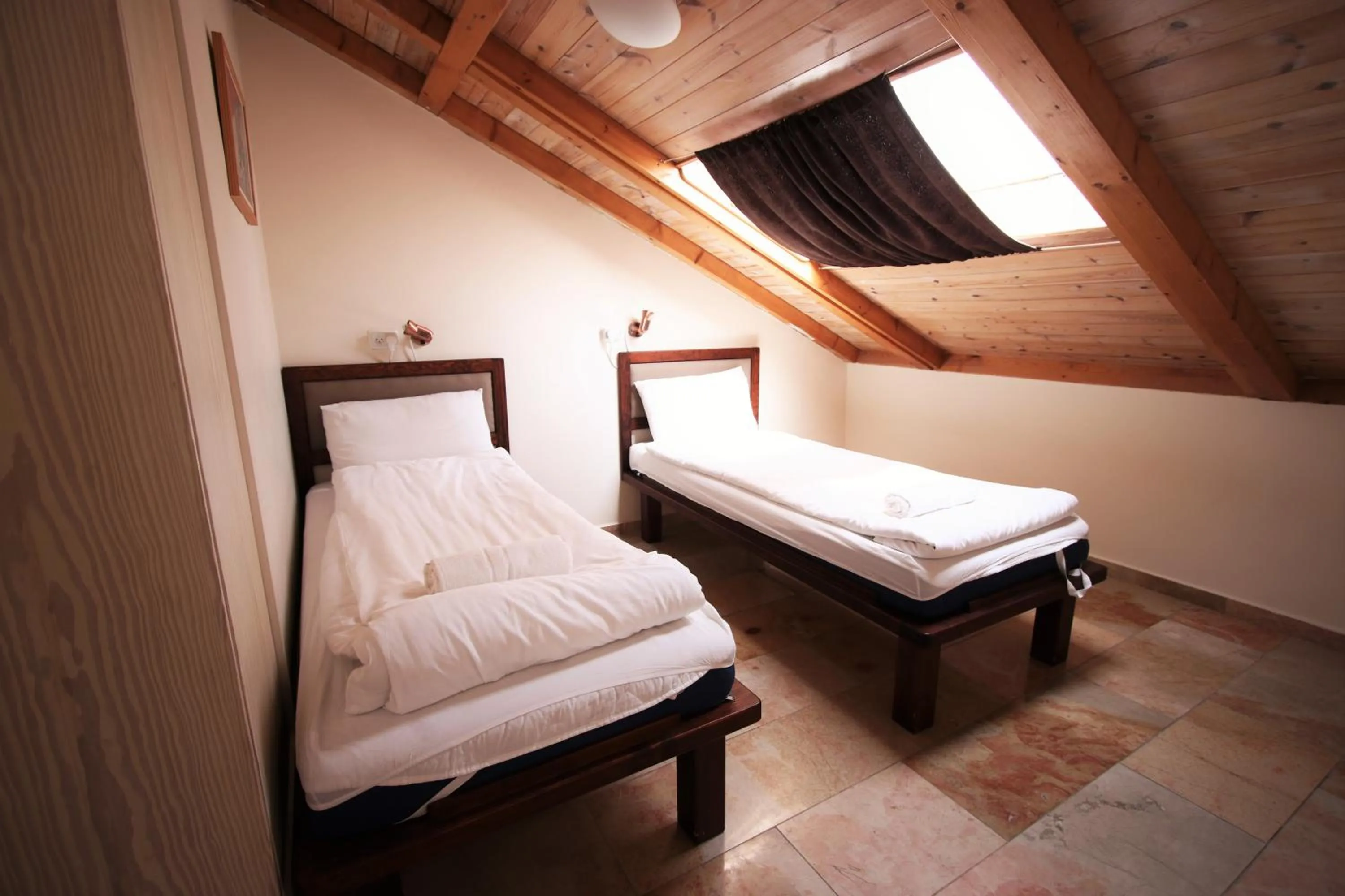 Day, Bed in The Market Courtyard - Suites Hotel