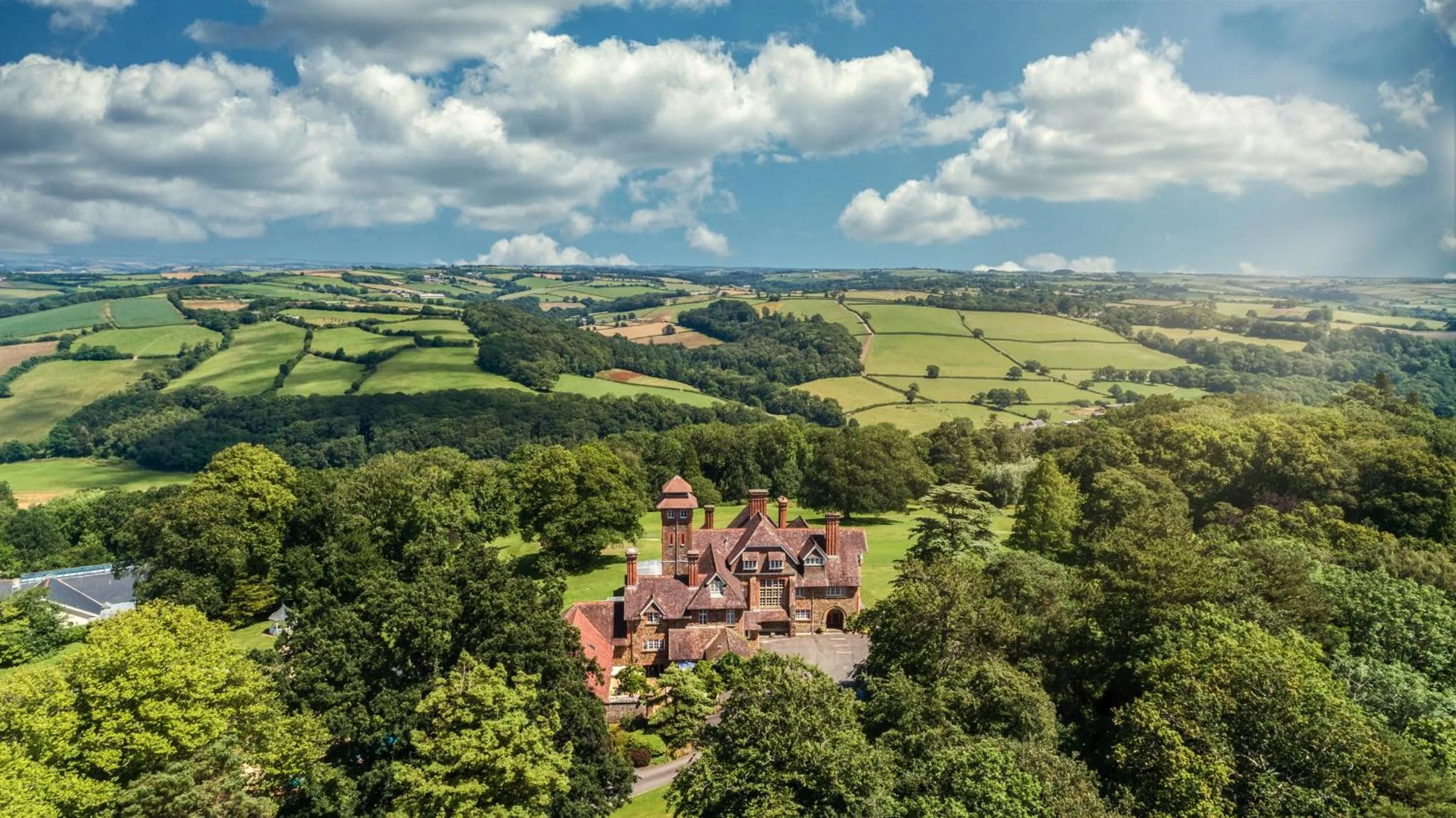 Property building in The Mole Resort - Hotel rooms